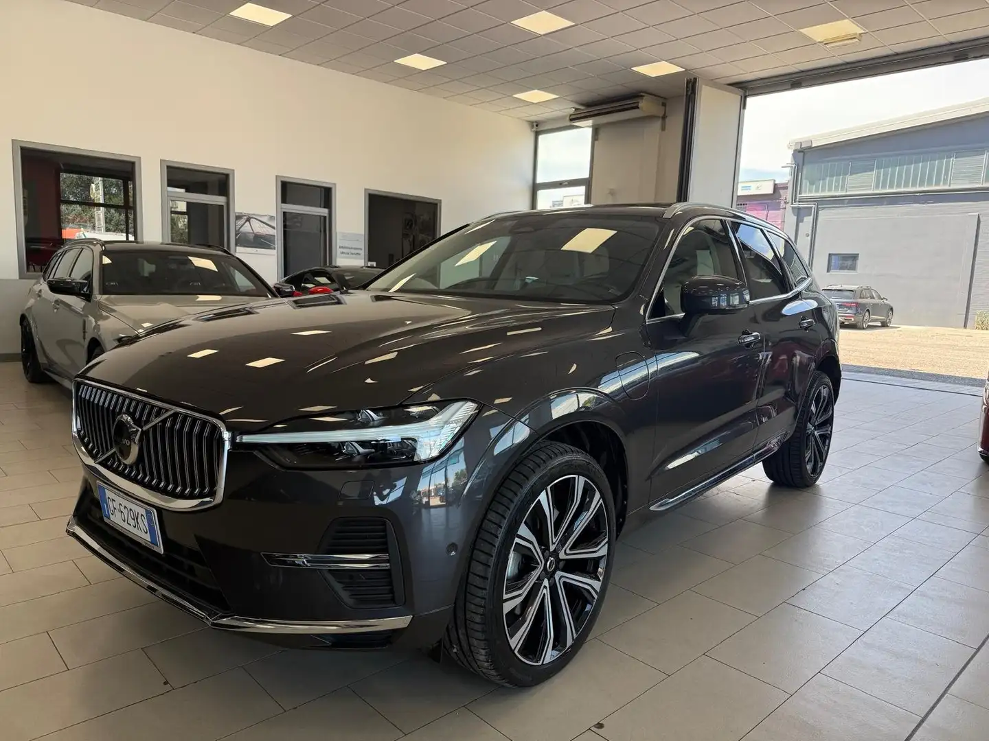 Volvo XC60 2.0 t6 recharge phev Inscription awd auto Gris - 1