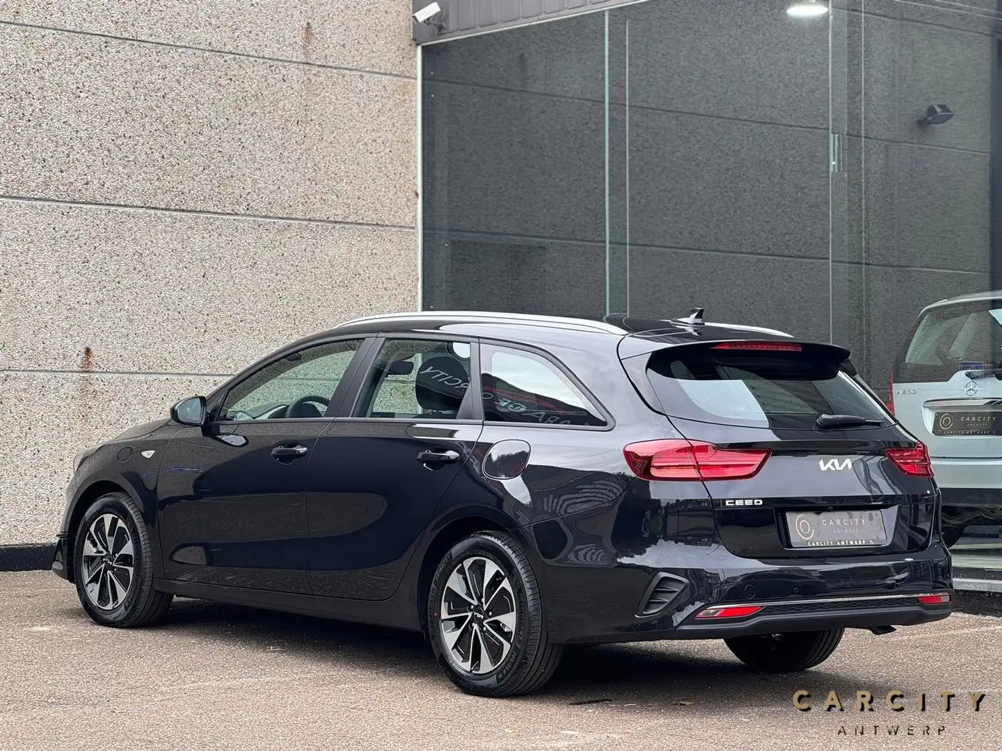 Kia Ceed SW / cee'd SW 1.5 T-GDI DCT | CAMERA | NAVI | STUURWIELVERW. | Noir - 2