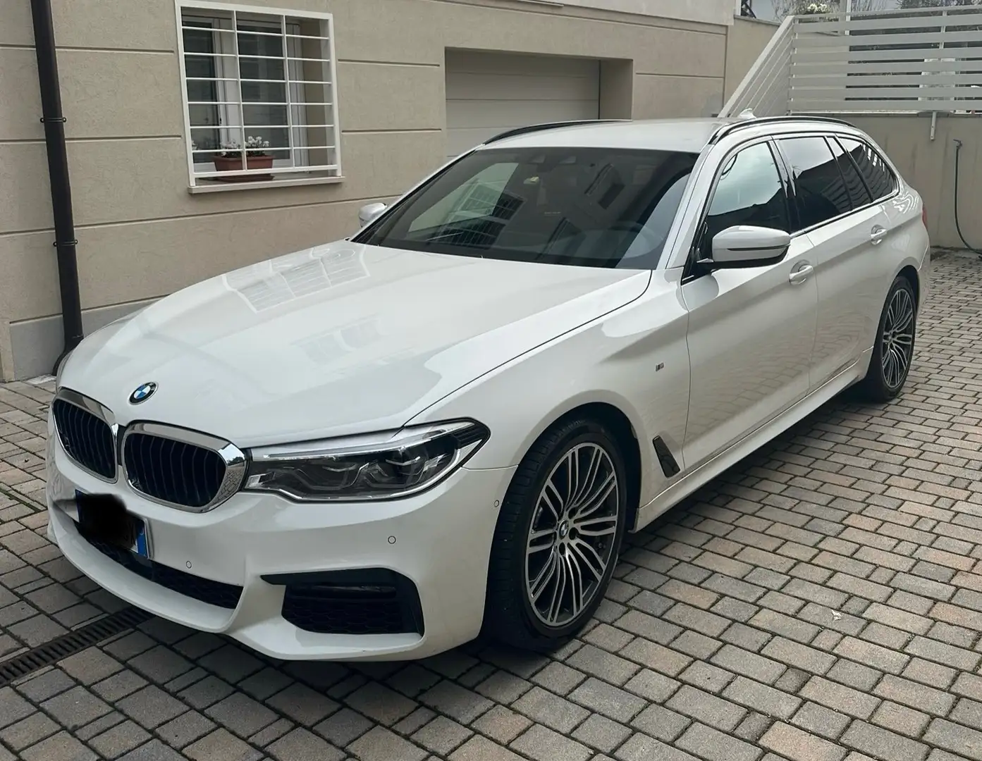 BMW 520 Serie 5 G31 2017 Touring 520d xdrive Msport auto Bianco - 2