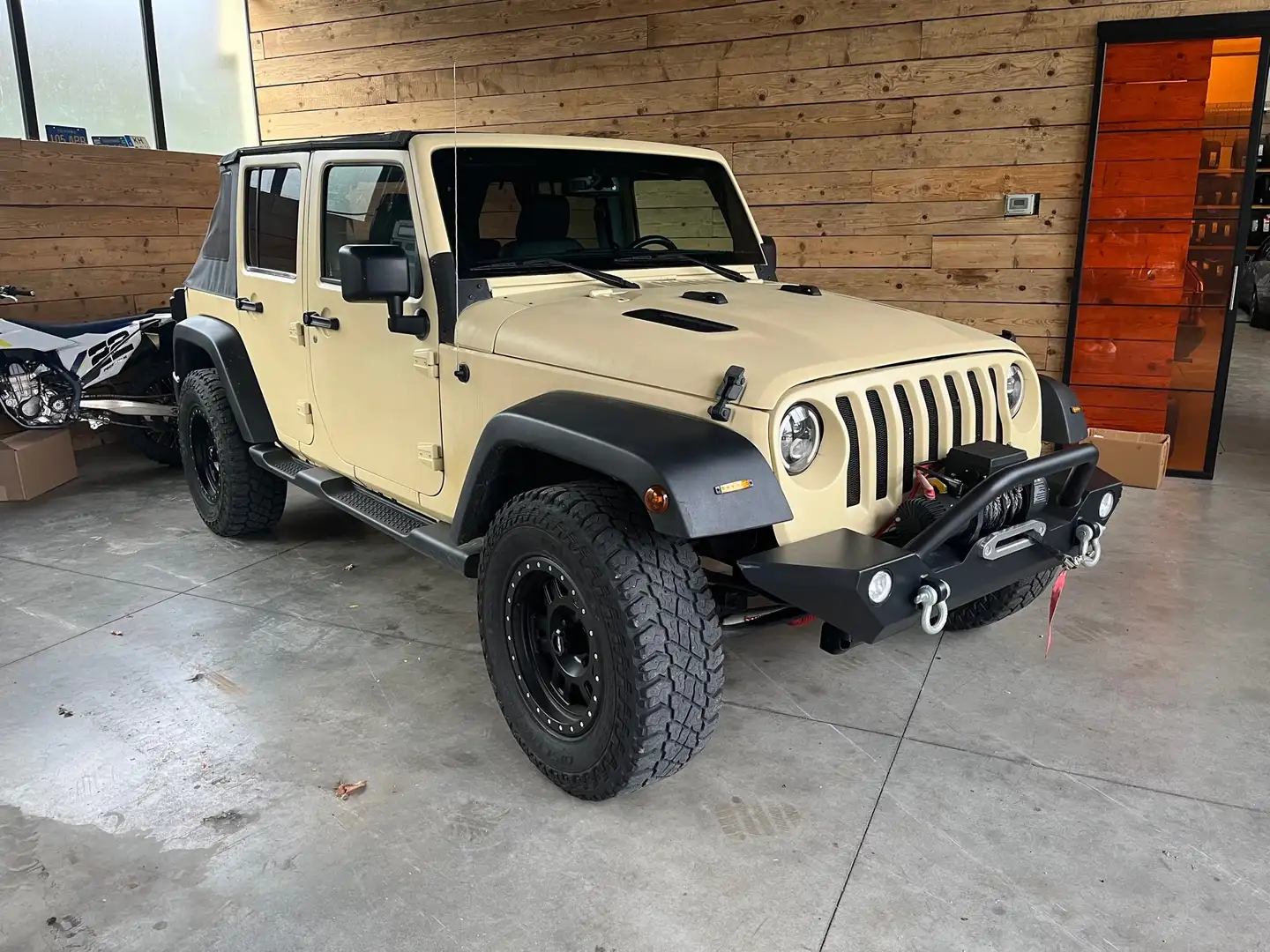 Jeep Wrangler Unlimited 3.6 V6  auto Beige - 2
