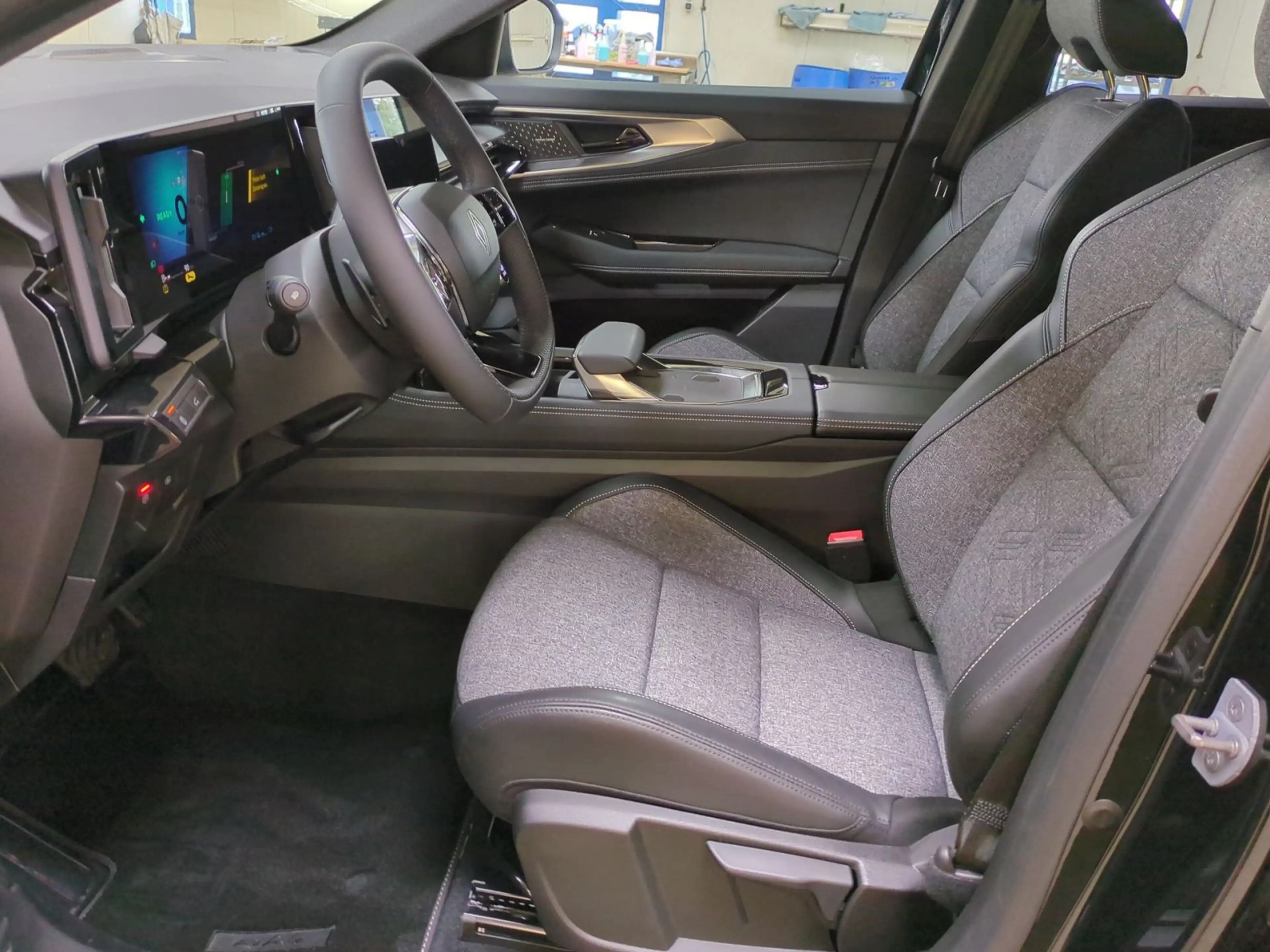 Renault Rafale 1.2 E-TECH Hybrid 200 Techno — photo 12