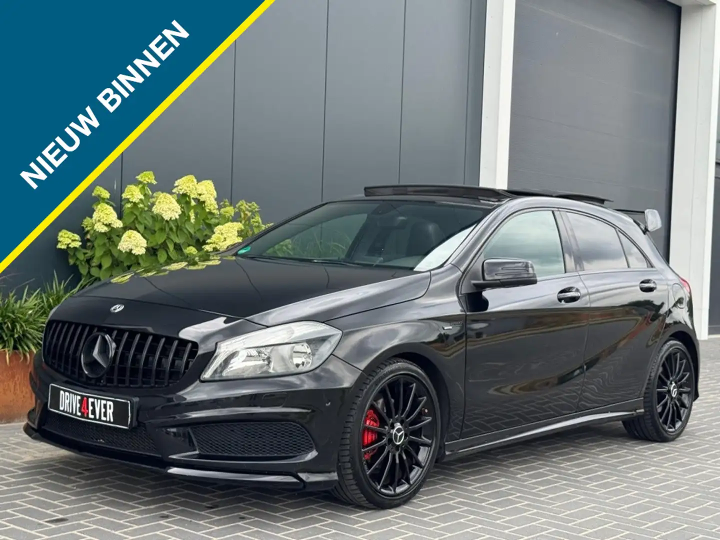 Mercedes-Benz A 200 AMG A45 FULL PANO NAVI PDC ELEK PAKKET AIRCO MM SE Zwart - 1