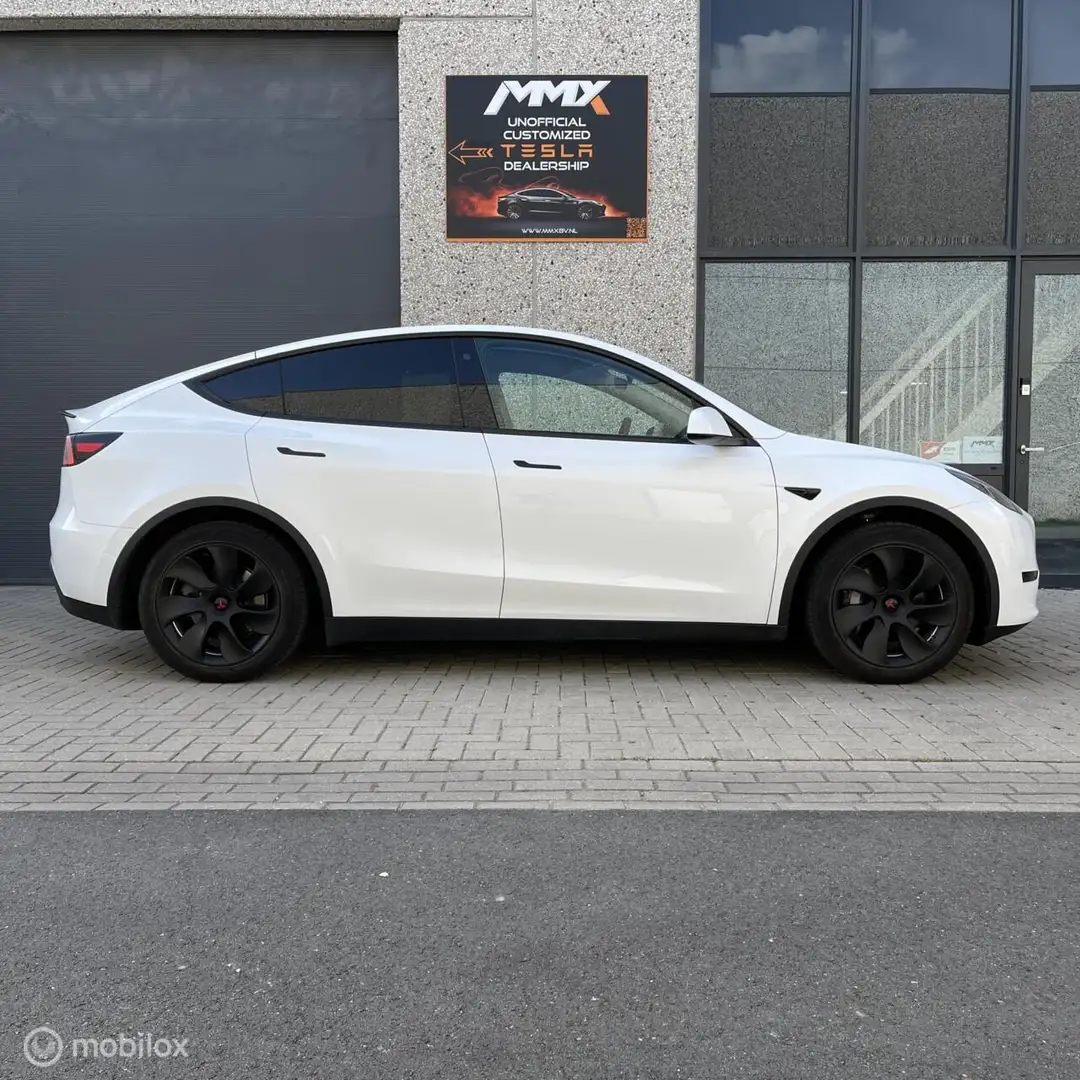 Tesla Model Y RWD + MMX PACK + TREKHAAK Blanc - 2