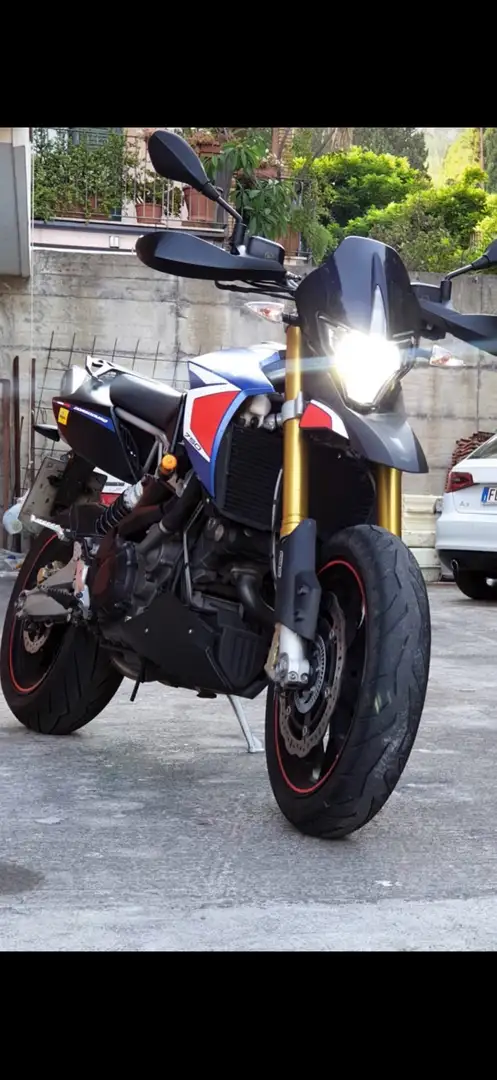 Aprilia Dorsoduro - 1