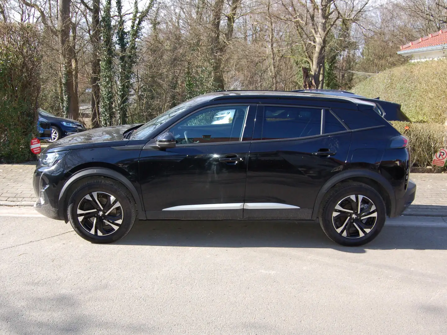 Peugeot 2008 2008 1.5 BlueHDi Allure Pack S 13.636 NETTO JA GPS Schwarz - 1