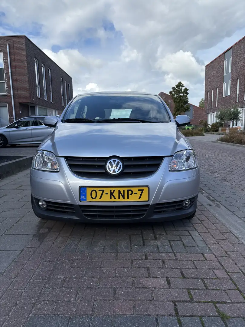 Volkswagen Fox 1.2 Trendline Grijs - 1