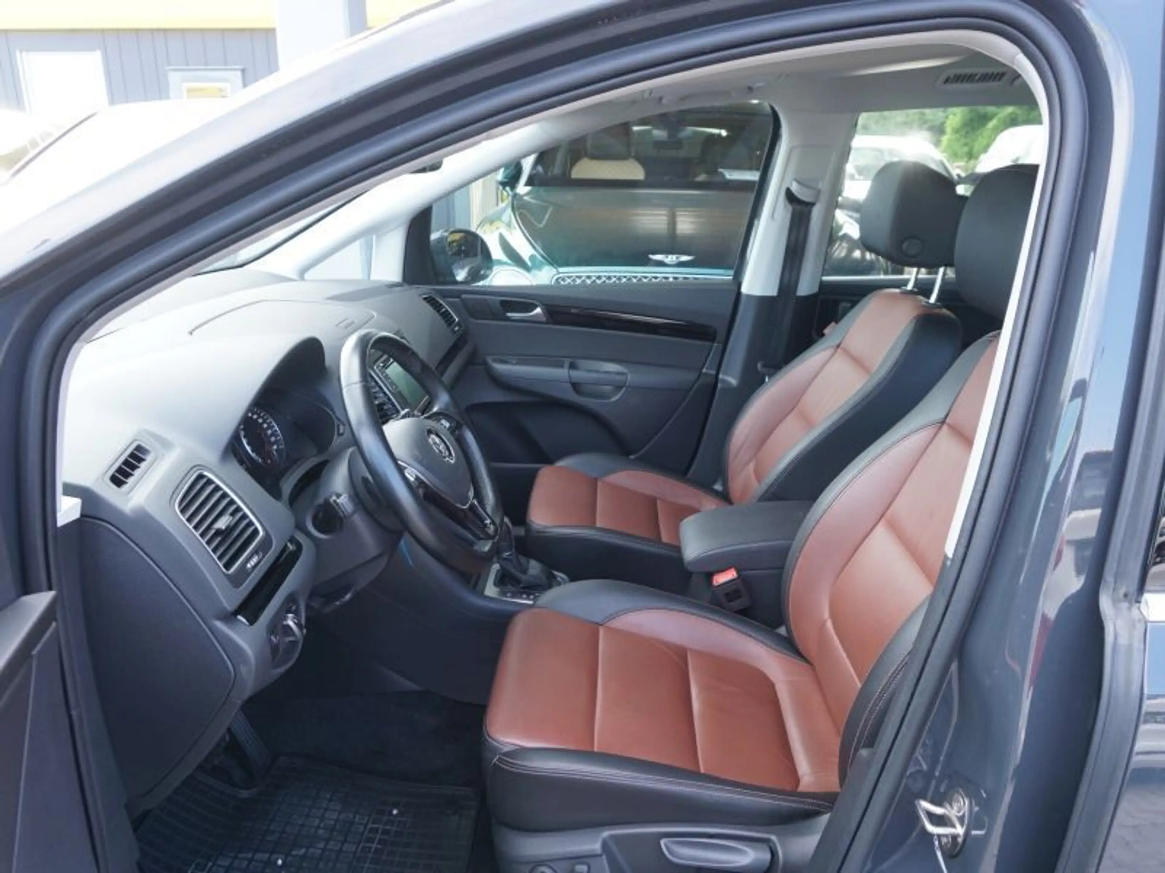 Volkswagen Sharan Business+ SCR 2,0 TDI DSG *LEDER+NAVI+XENON* — photo 7