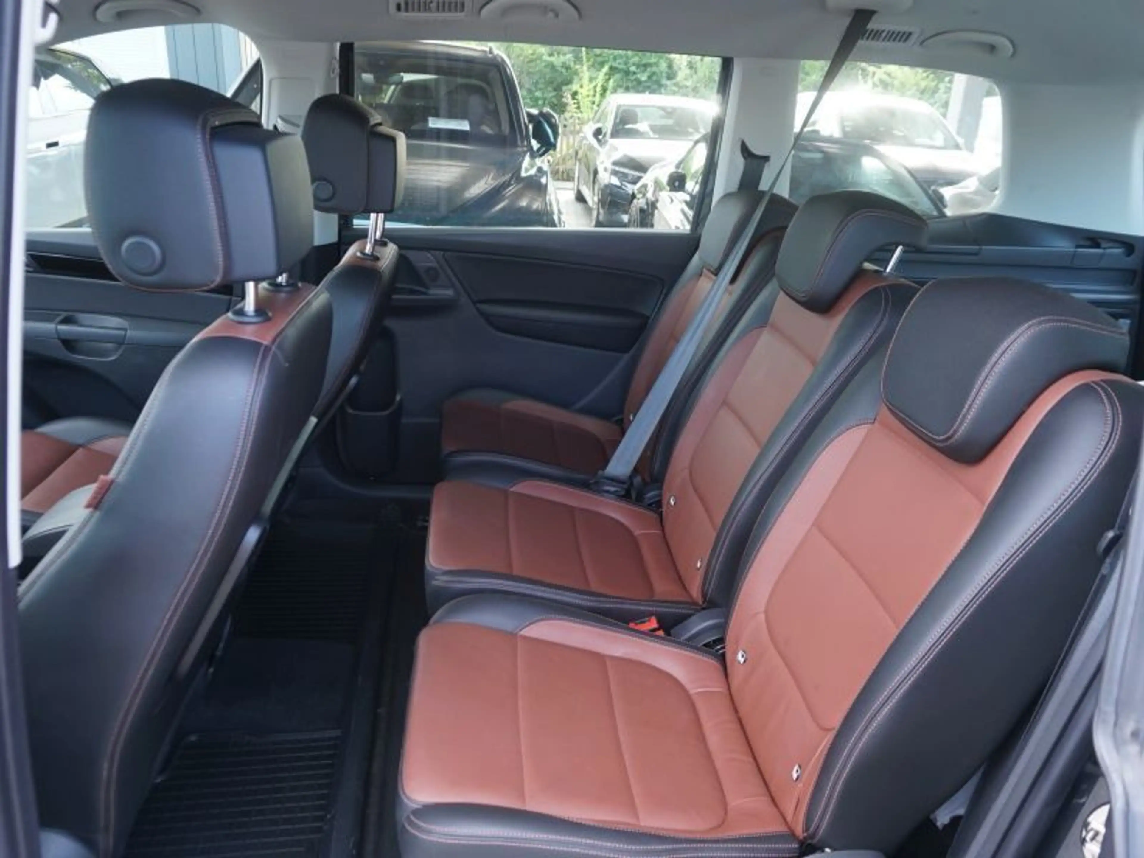 Volkswagen Sharan Business+ SCR 2,0 TDI DSG *LEDER+NAVI+XENON* — photo 12