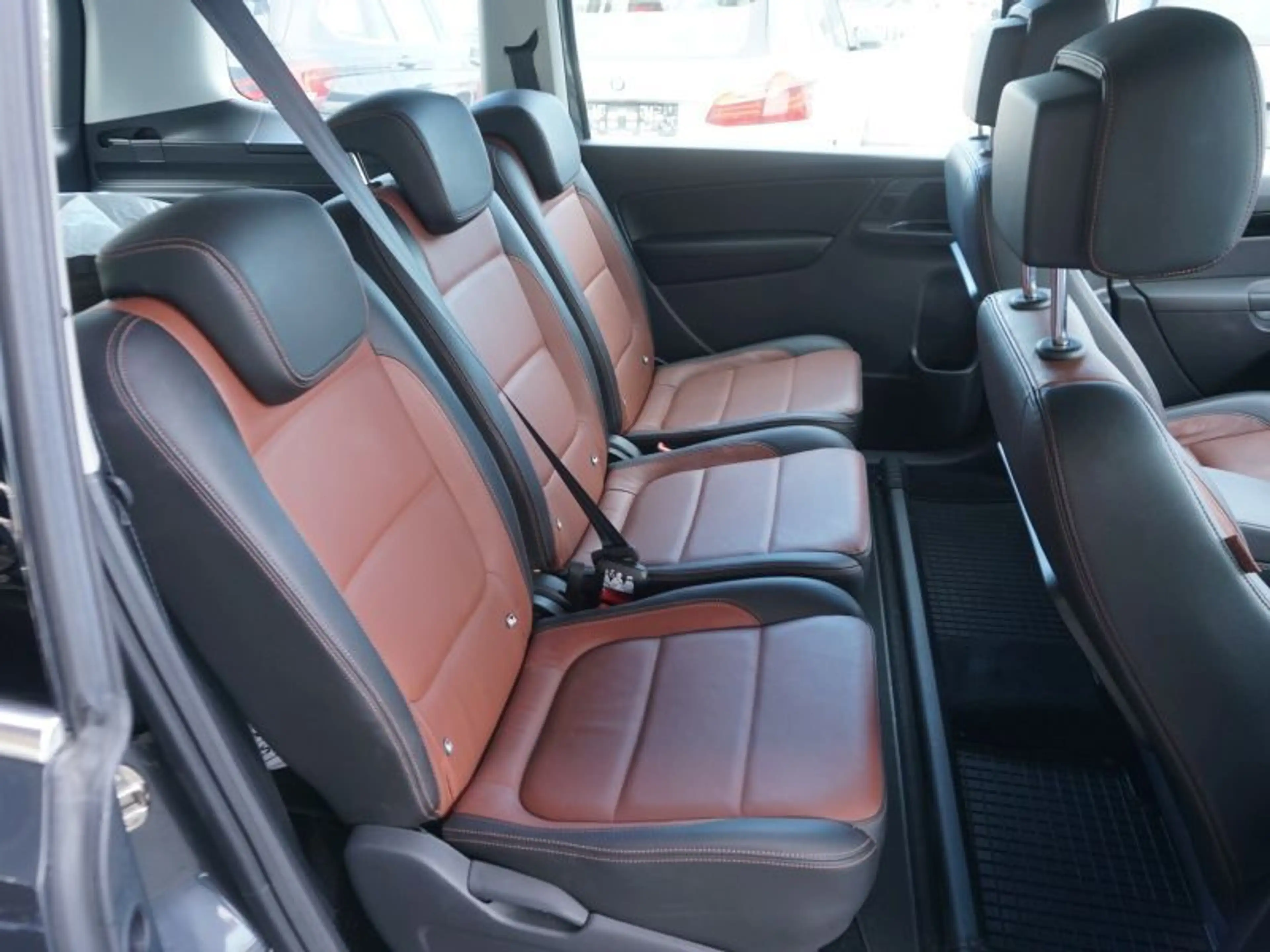 Volkswagen Sharan Business+ SCR 2,0 TDI DSG *LEDER+NAVI+XENON* — photo 13