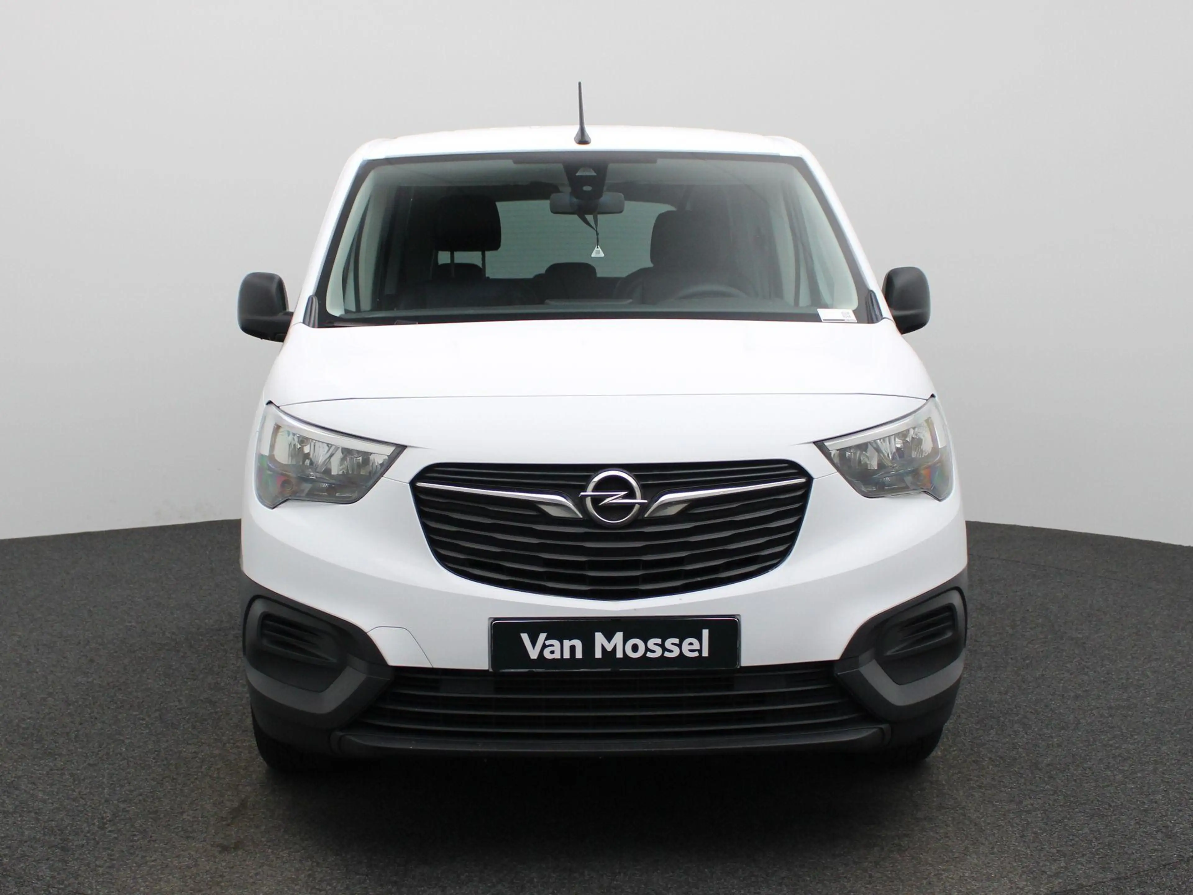 Opel Combo Life 1.5 Turbo D 100 MT6 Edition | PDC A | Bluetooth | — photo 3