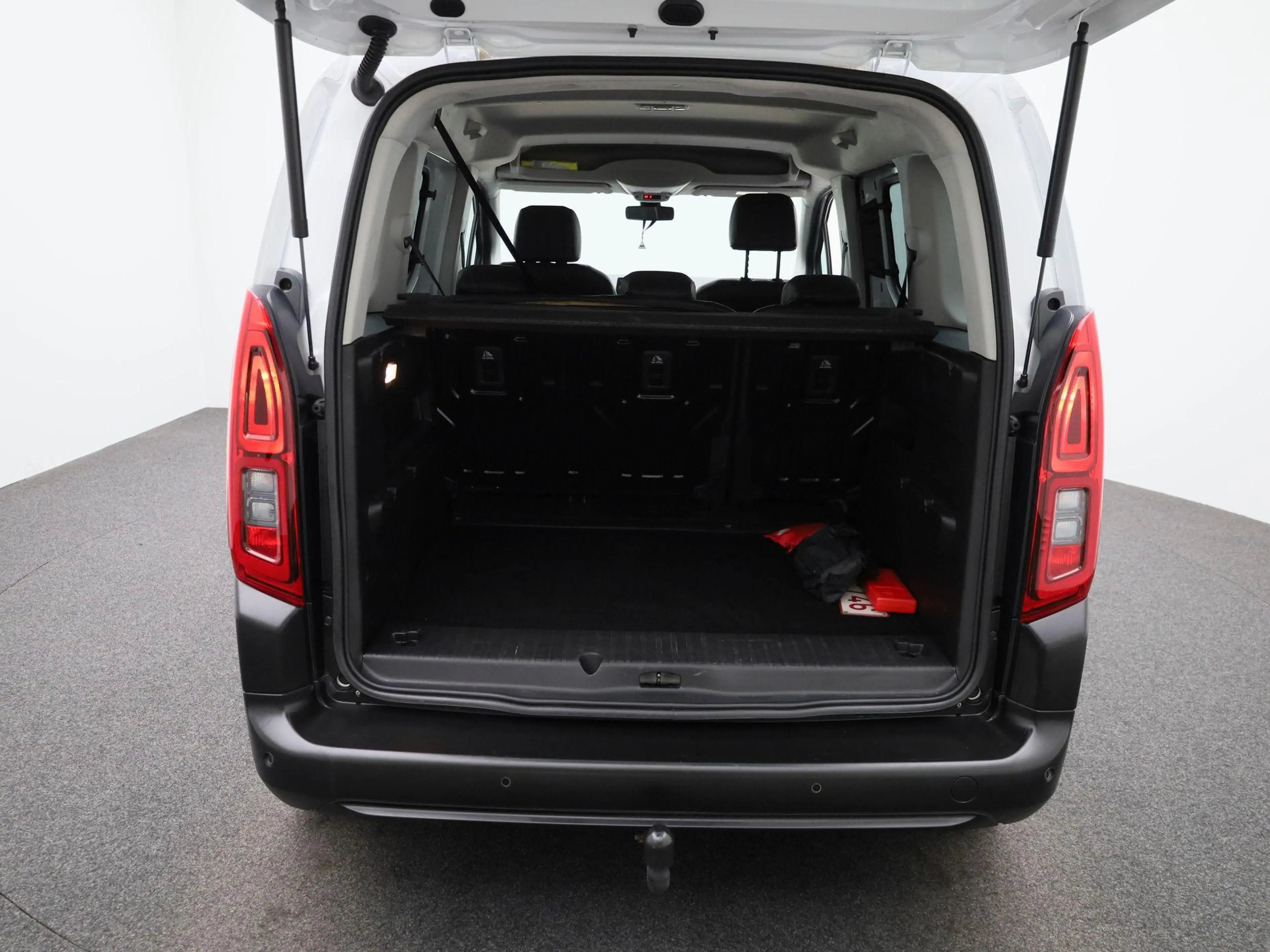 Opel Combo Life 1.5 Turbo D 100 MT6 Edition | PDC A | Bluetooth | — photo 15