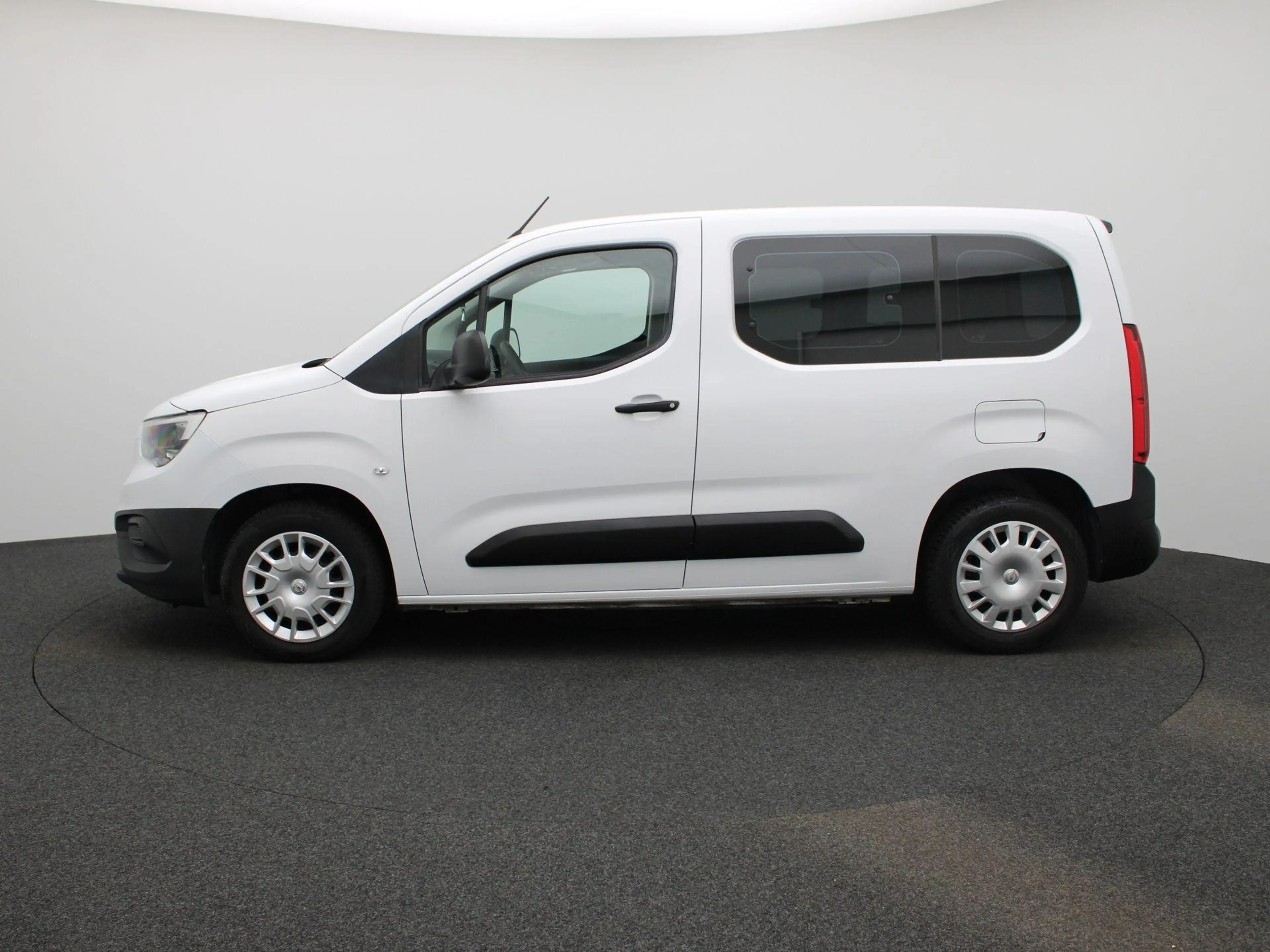 Opel Combo Life 1.5 Turbo D 100 MT6 Edition | PDC A | Bluetooth | — photo 5