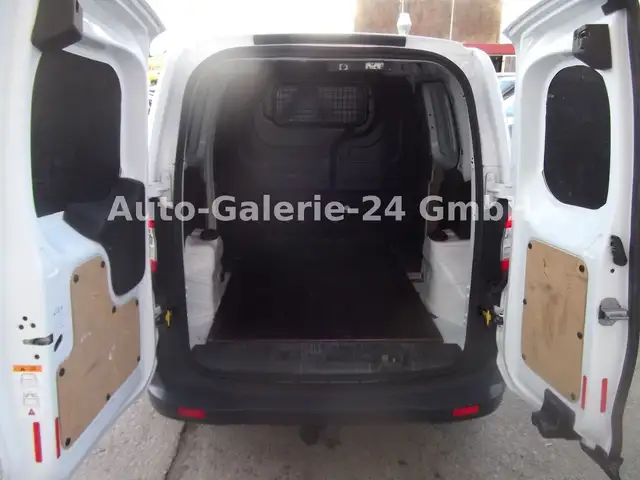 Ford Transit Courier view 13