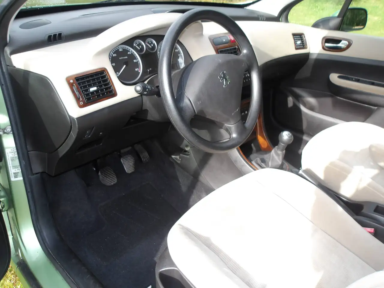 Peugeot 307 2.0 HDi - 110 XT Premium, foto 5