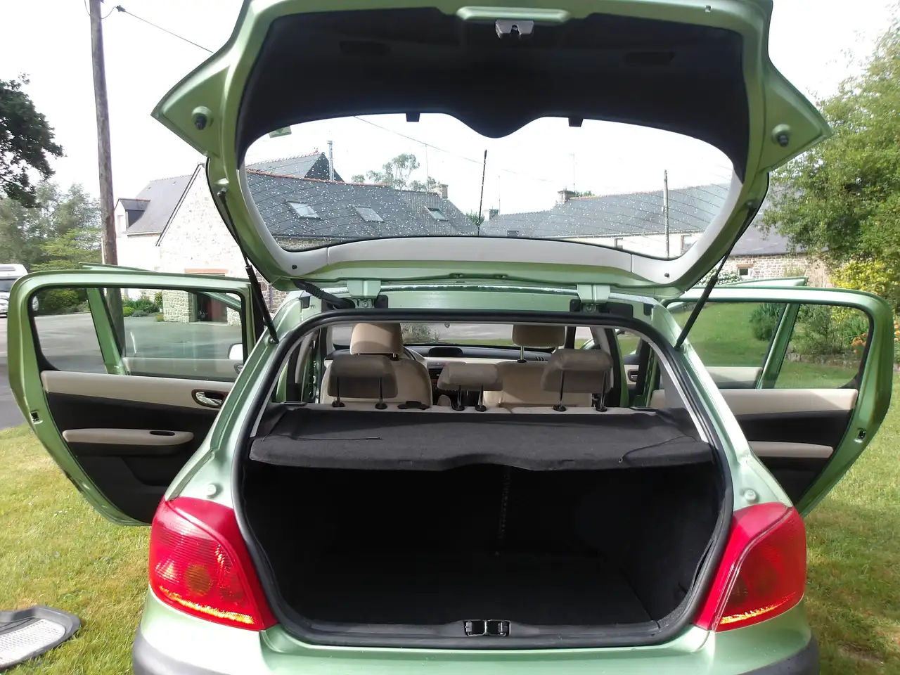 Peugeot 307 2.0 HDi - 110 XT Premium, foto 9