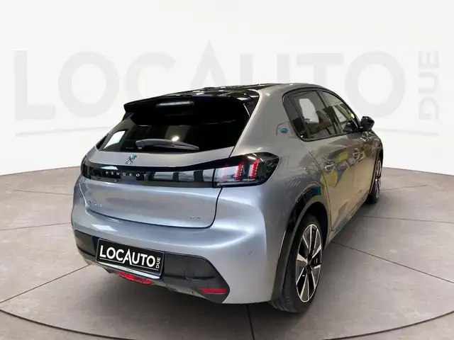 Peugeot 208 view 4