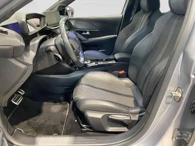 Peugeot 208 view 8