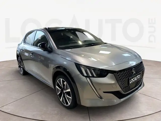 Peugeot 208 view 3