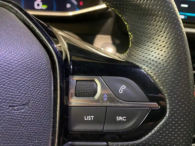 Peugeot 208 view 15