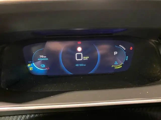 Peugeot 208 view 6