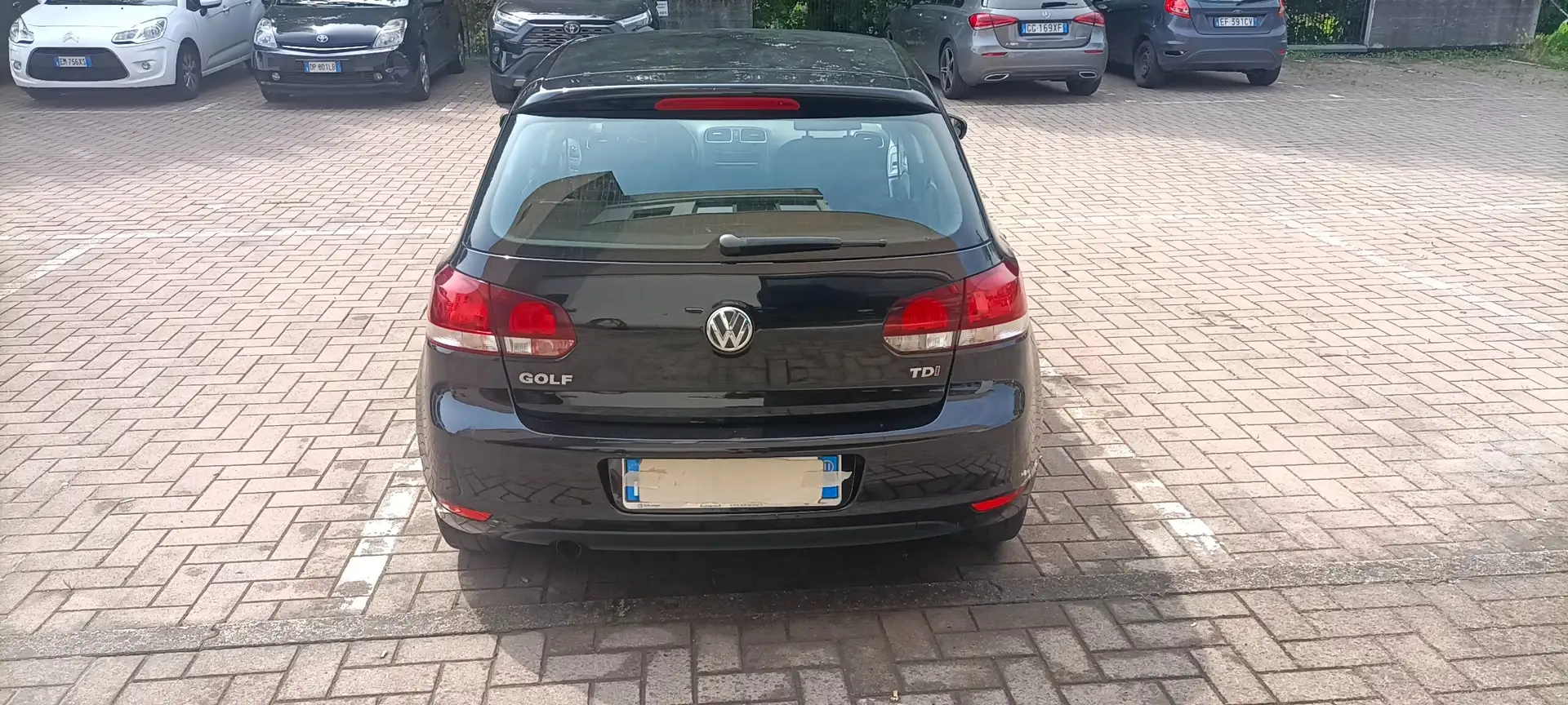 Volkswagen Golf 5p 1.6 tdi Highline Noir - 1