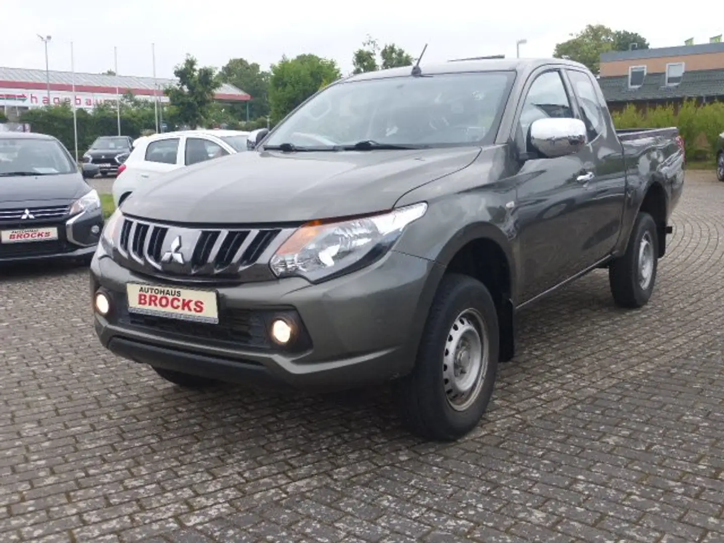 Mitsubishi L200 Basis Club Cab 4WD AHK+Wanne Vert - 1