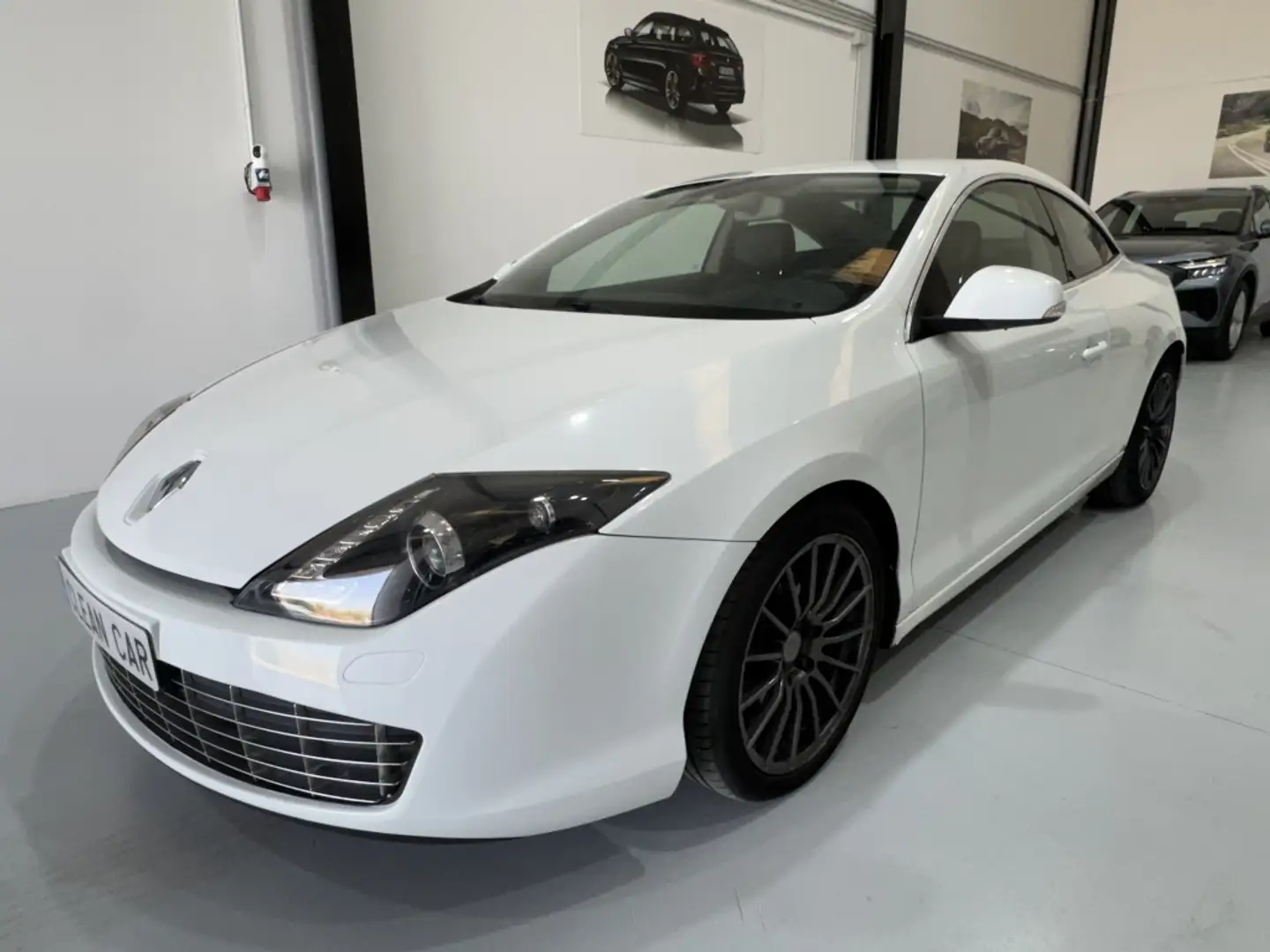 Renault Laguna Coupé 2.0dCi Energy Limited 150 Белый - 1
