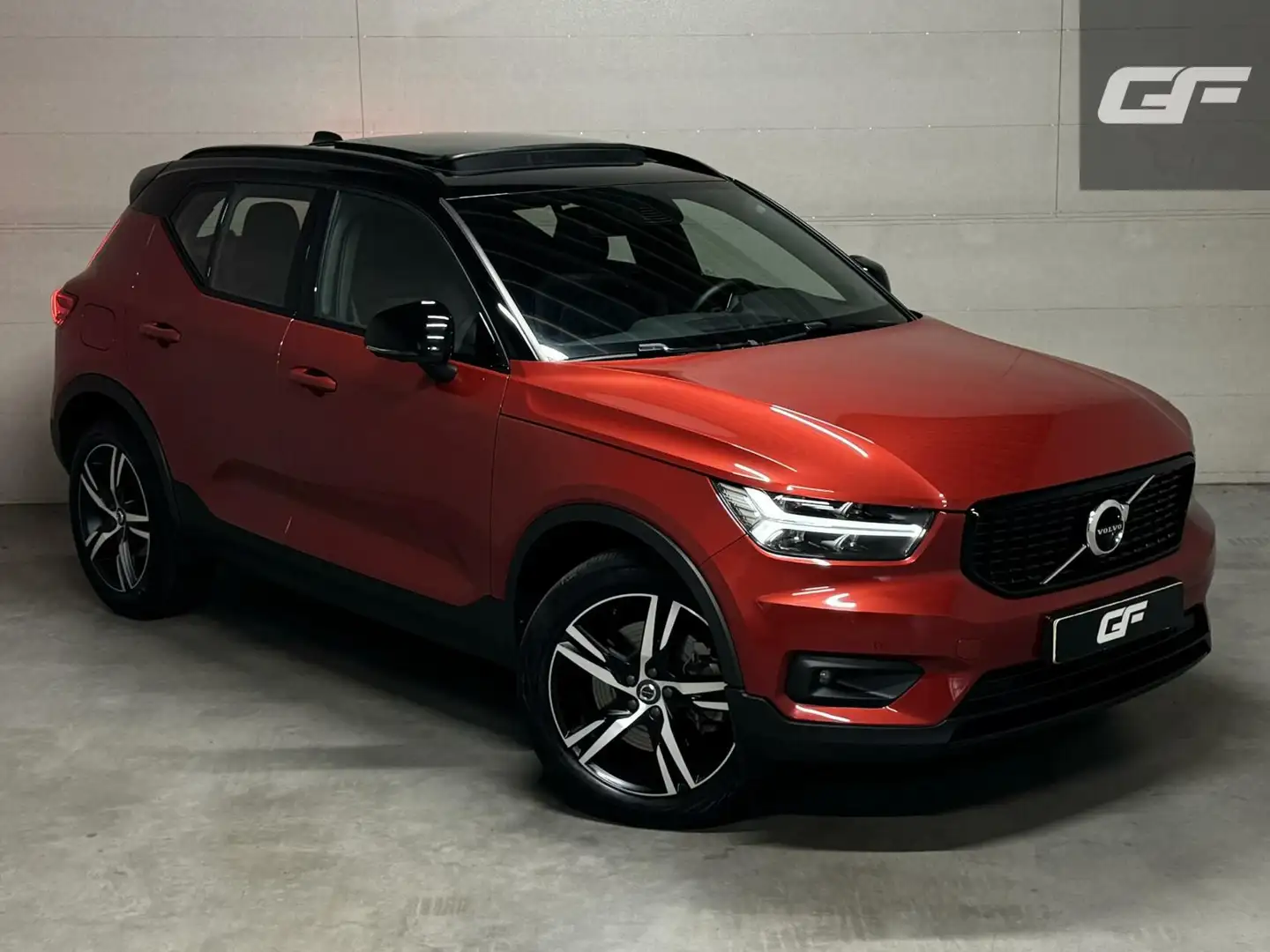 Volvo XC40 1.5 T5 Recharge R-Design Pano H/K Leer 360° Trekh. Arancione - 2