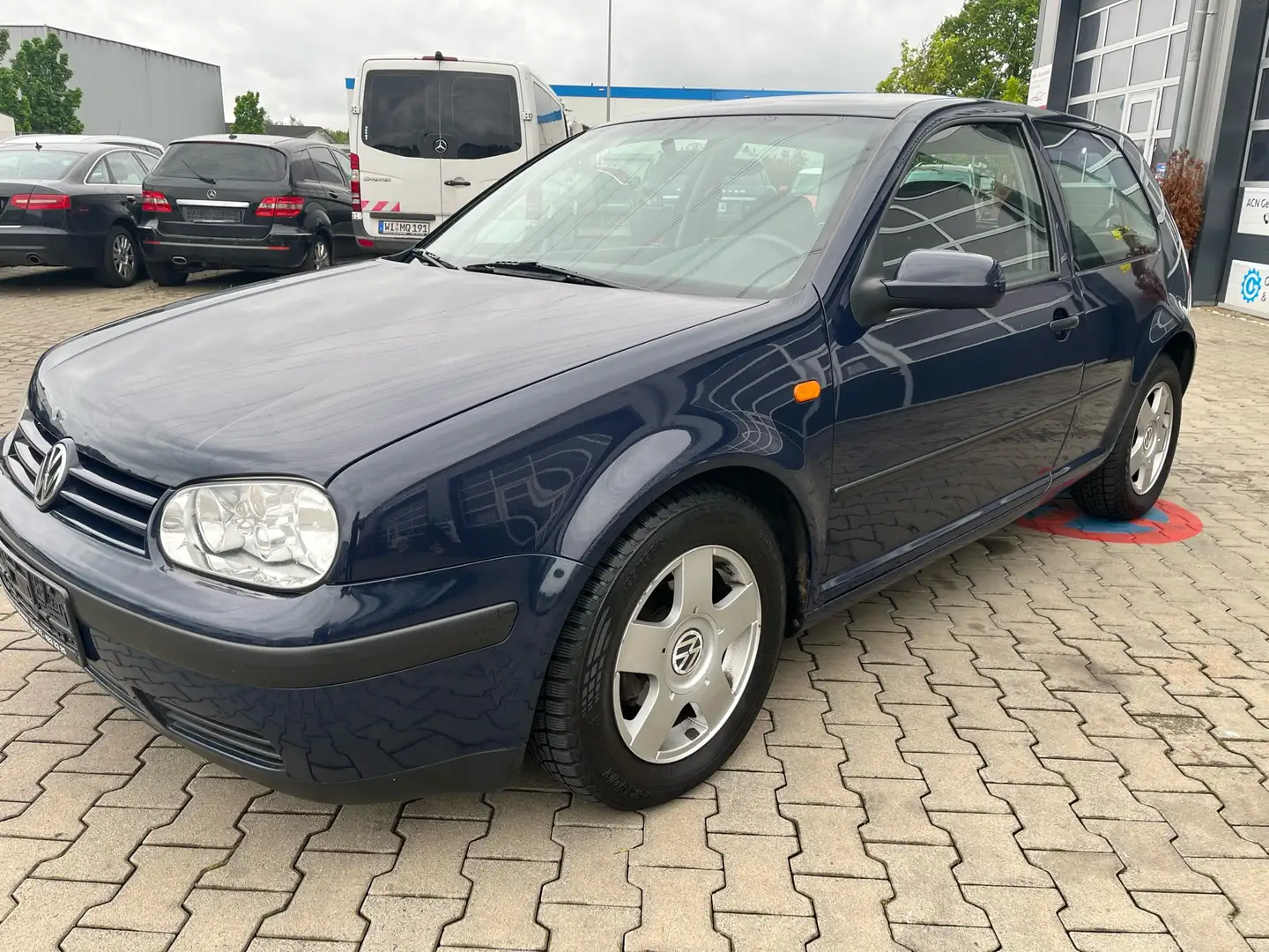 Volkswagen Golf Basis Klima Neue Tüv Blau - 1