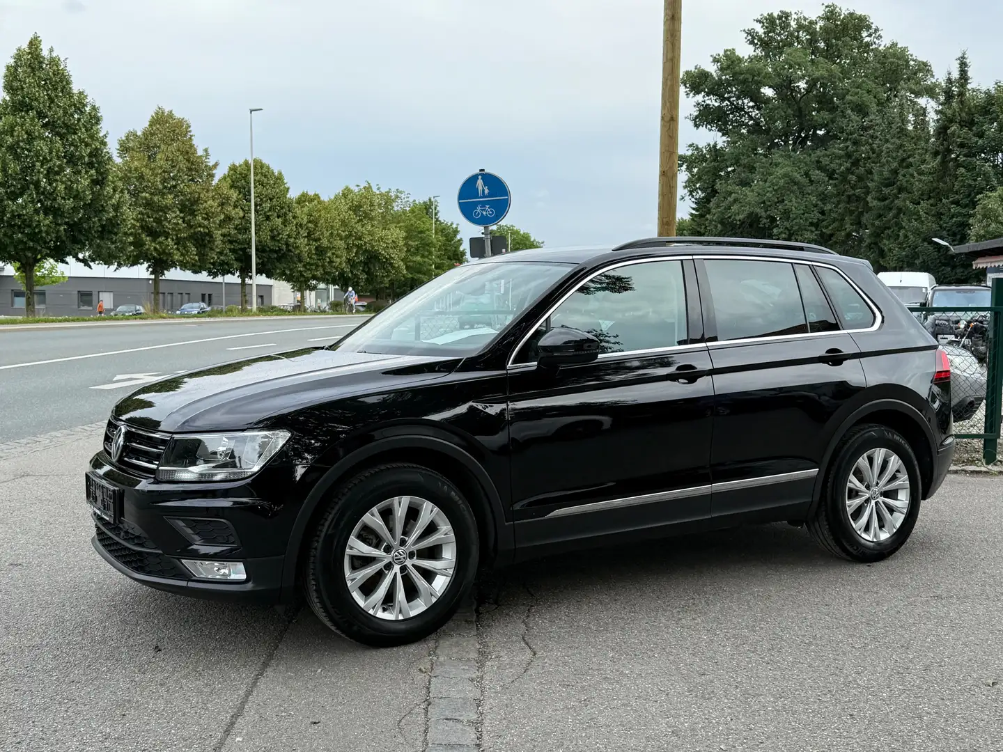 Volkswagen Tiguan Comfortline BMT/Start-Stopp Schwarz - 1