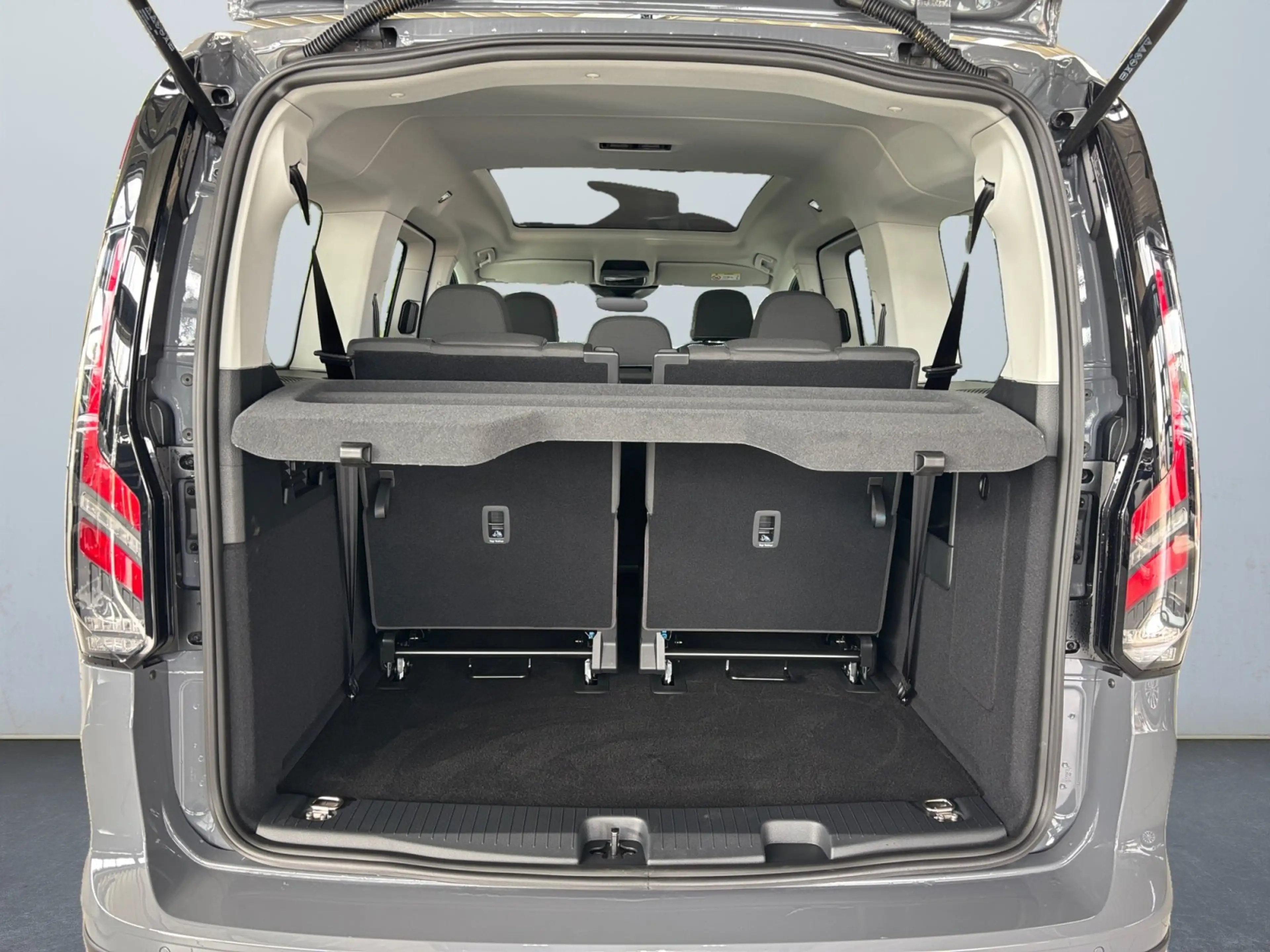 Ford Grand Tourneo Connect Active 2.0 EcoBlue 7-Sitzer — photo 14