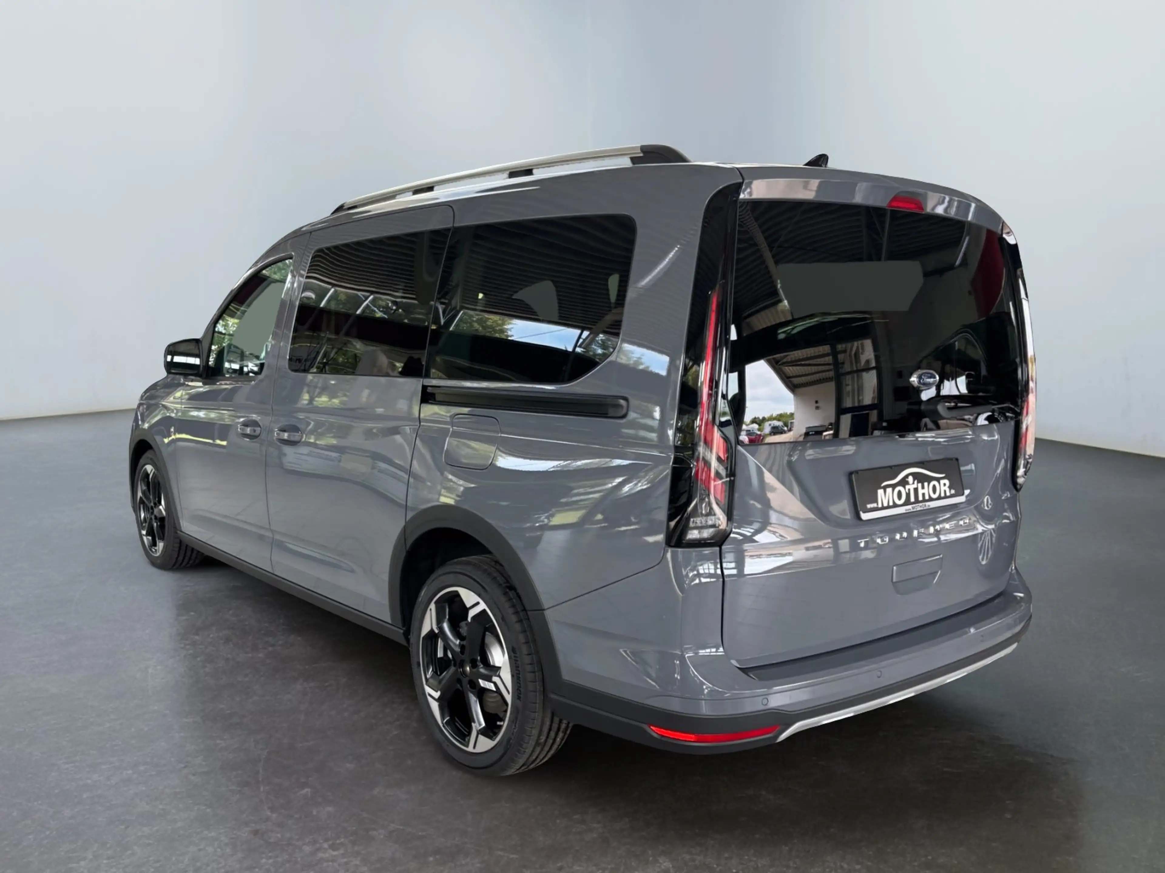 Ford Grand Tourneo Connect Active 2.0 EcoBlue 7-Sitzer — photo 4