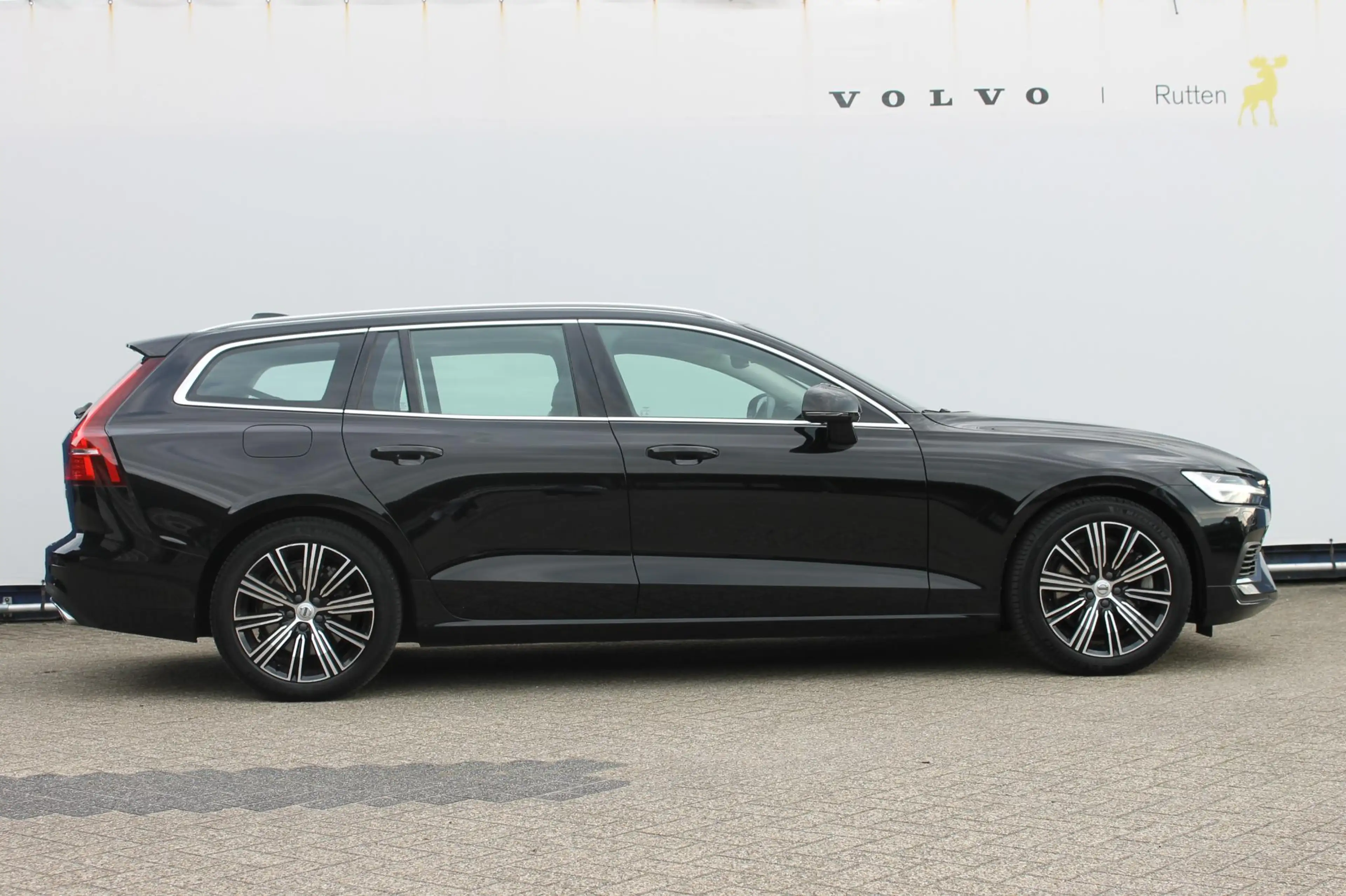 Volvo V60 T6 340PK Automaat Recharge AWD Business Pro Road S — photo 41