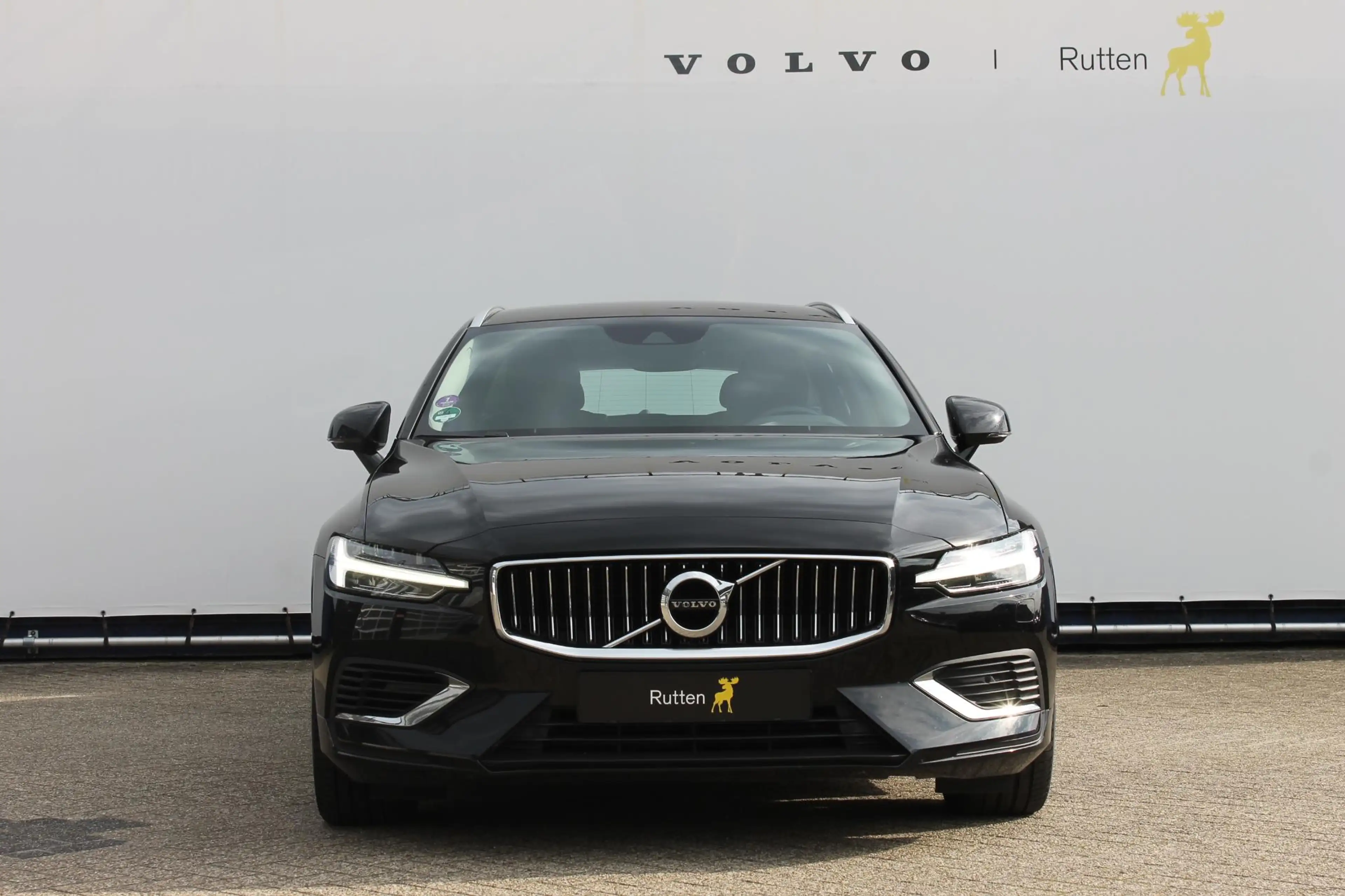 Volvo V60 T6 340PK Automaat Recharge AWD Business Pro Road S — photo 3