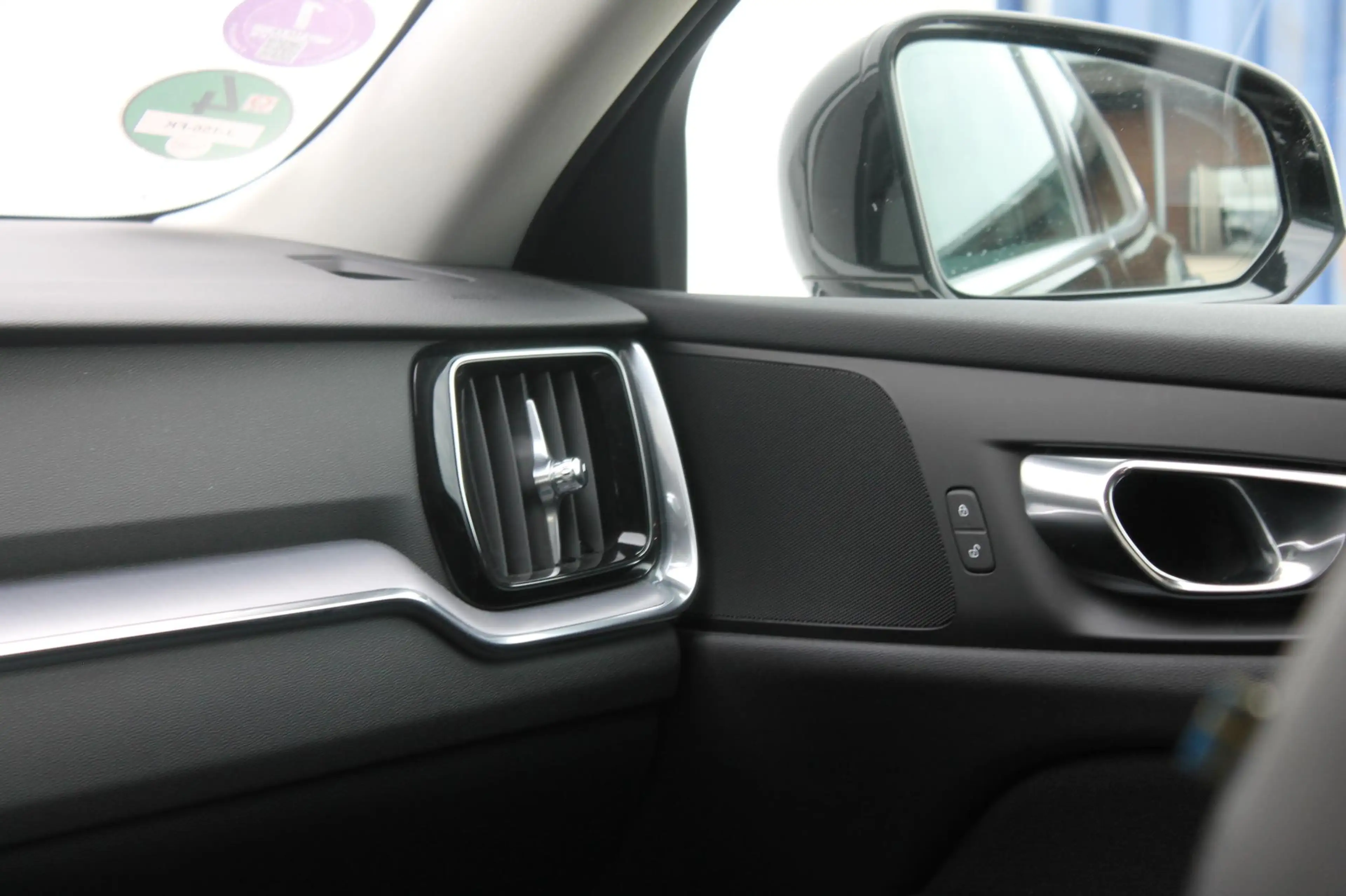 Volvo V60 T6 340PK Automaat Recharge AWD Business Pro Road S — photo 11
