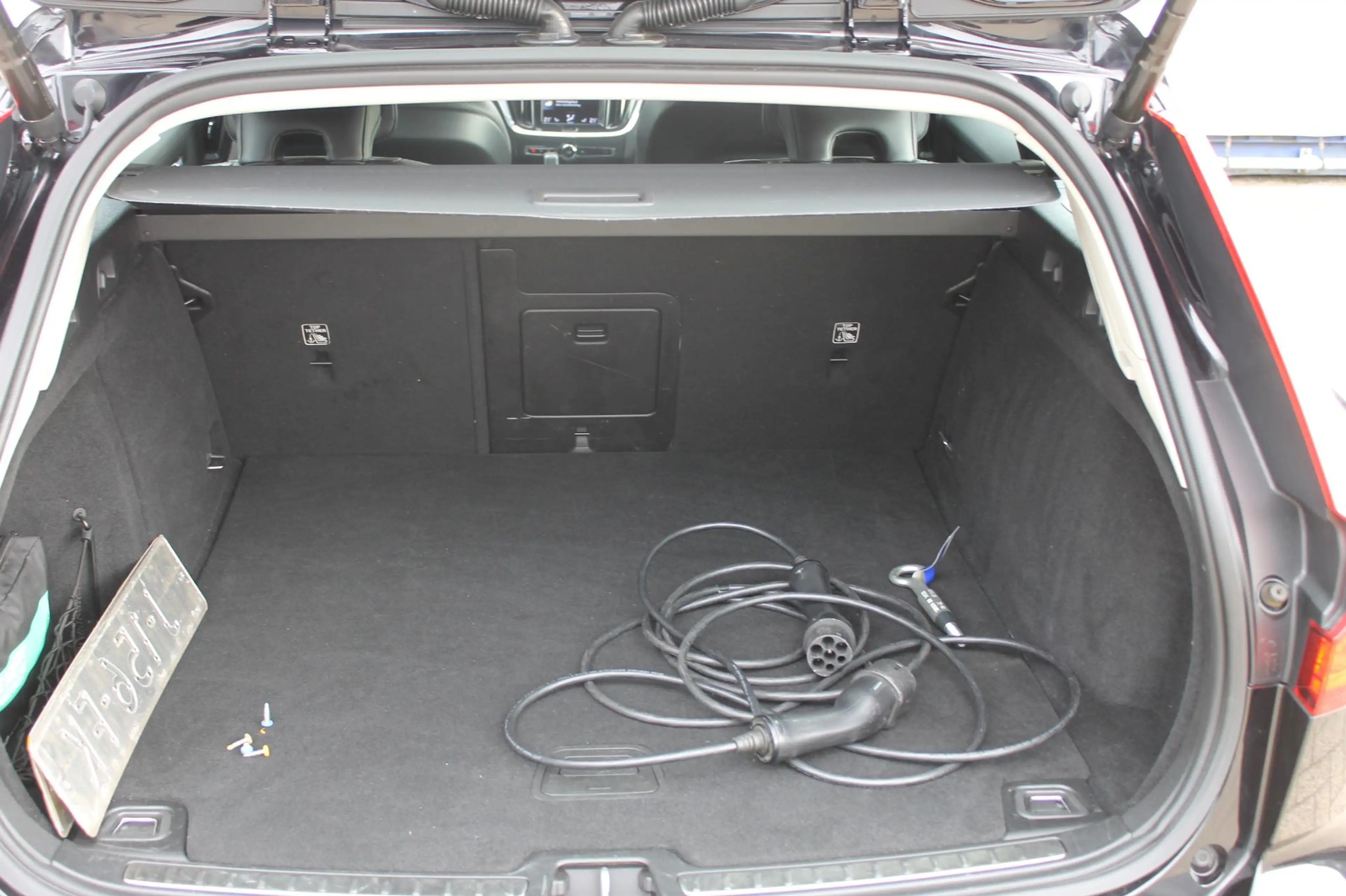 Volvo V60 T6 340PK Automaat Recharge AWD Business Pro Road S — photo 9