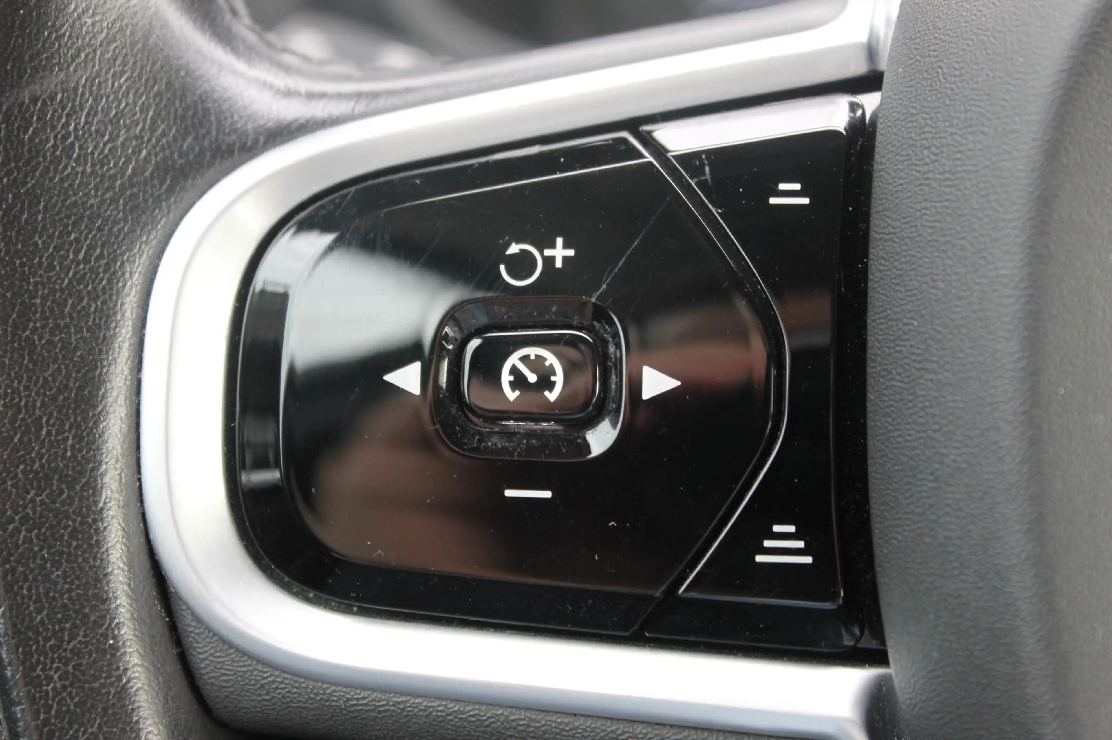 Volvo V60 T6 340PK Automaat Recharge AWD Business Pro Road S — photo 18
