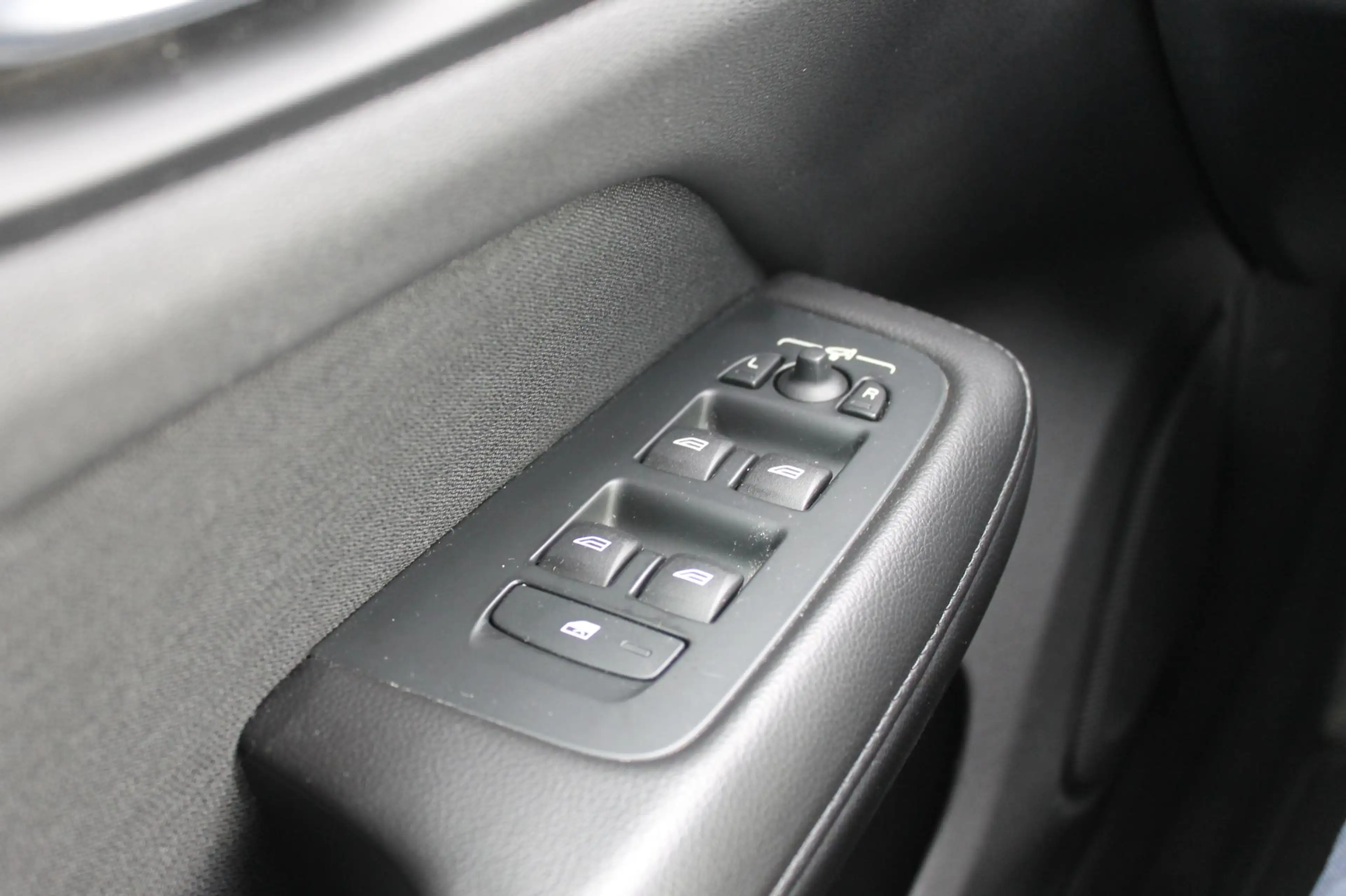 Volvo V60 T6 340PK Automaat Recharge AWD Business Pro Road S — photo 16