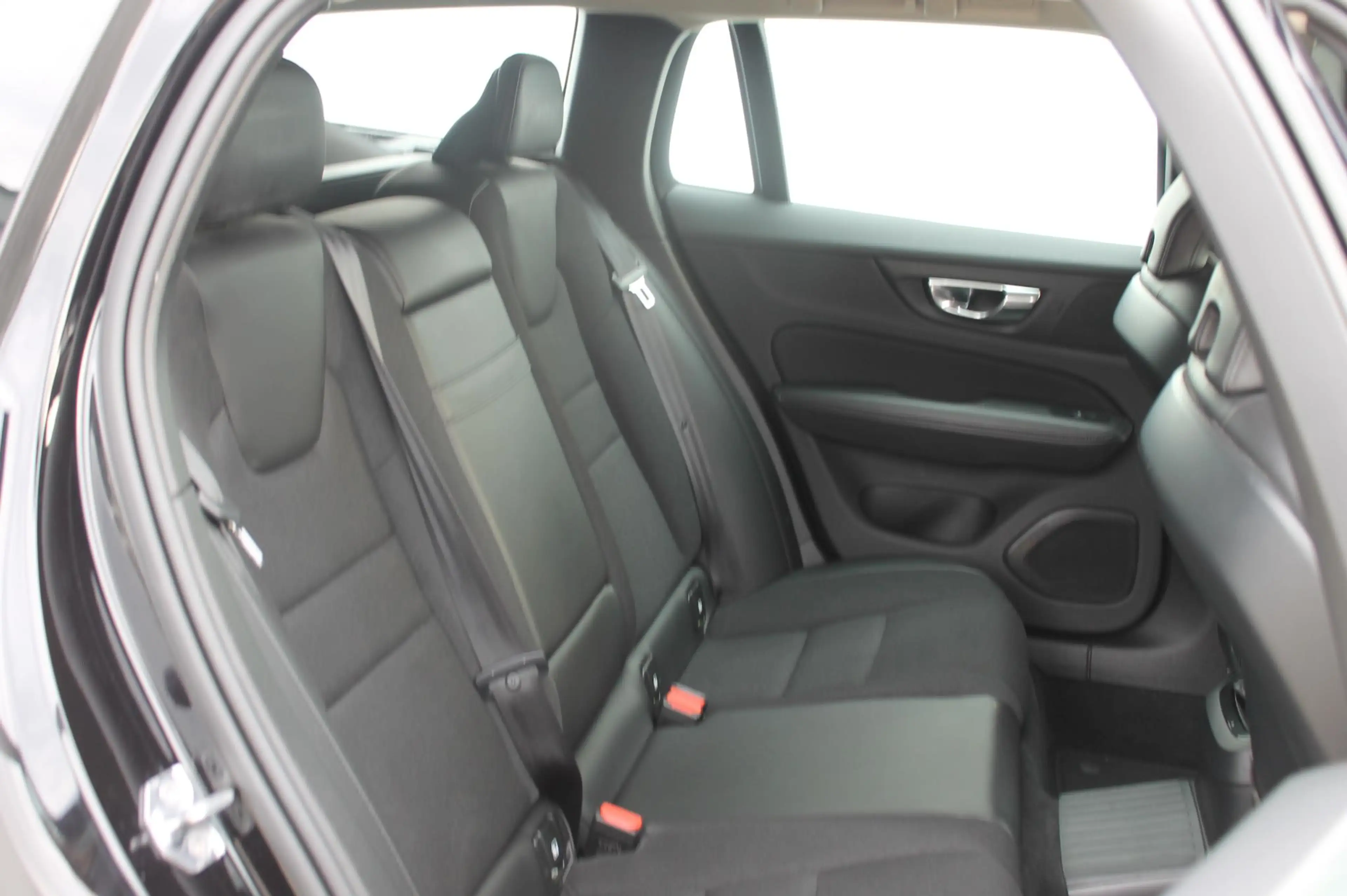 Volvo V60 T6 340PK Automaat Recharge AWD Business Pro Road S — photo 39