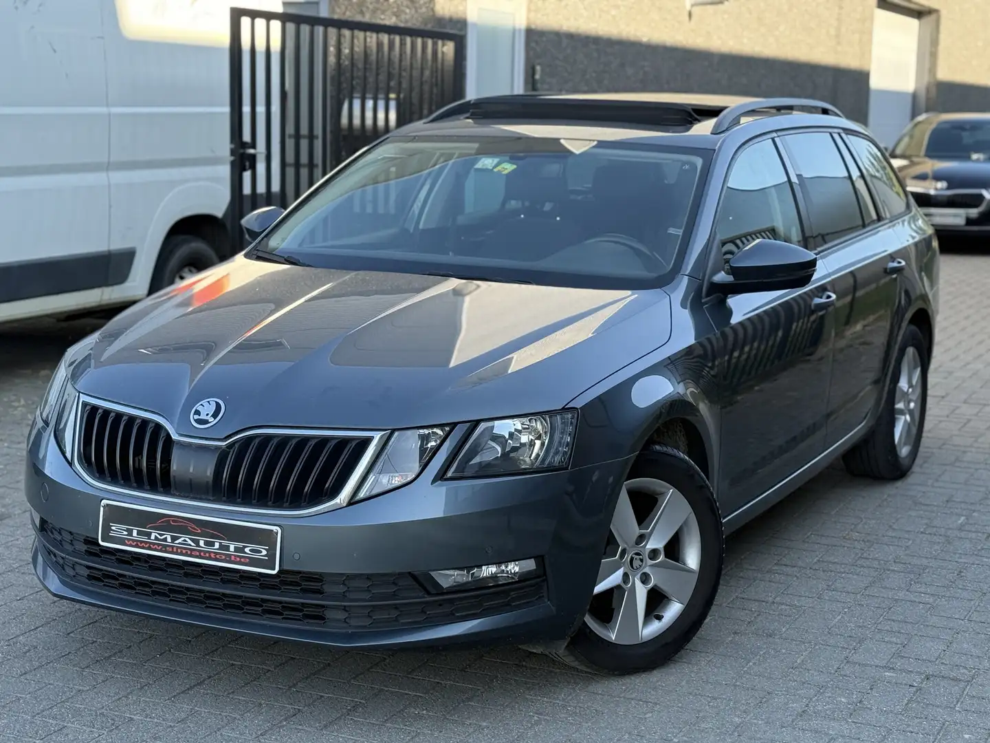 Skoda Octavia Octavia SW 1.6 CR DSG toit panoramique - 1