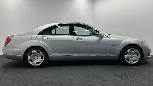 Mercedes-Benz S-Class view 9
