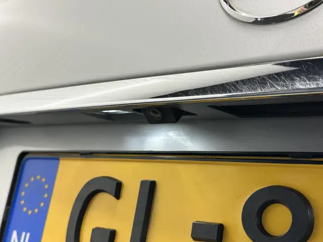 Mercedes-Benz S-Class view 14