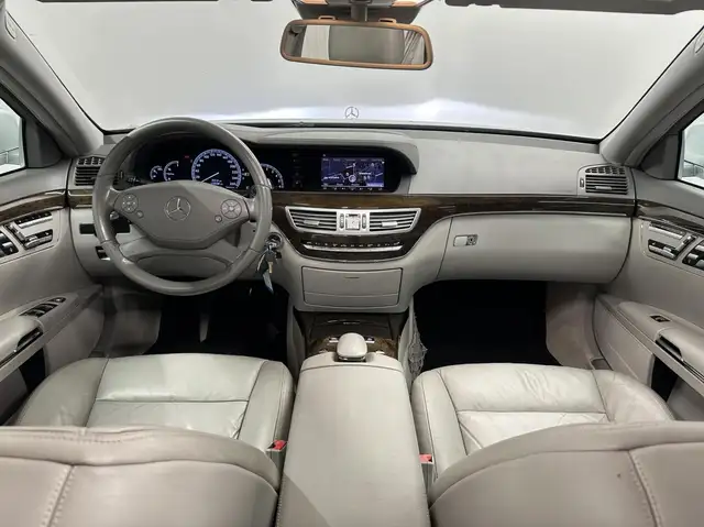 Mercedes-Benz S-Class view 2