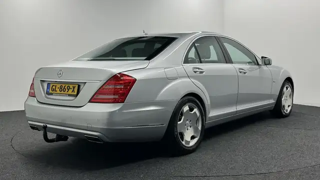 Mercedes-Benz S-Class view 5