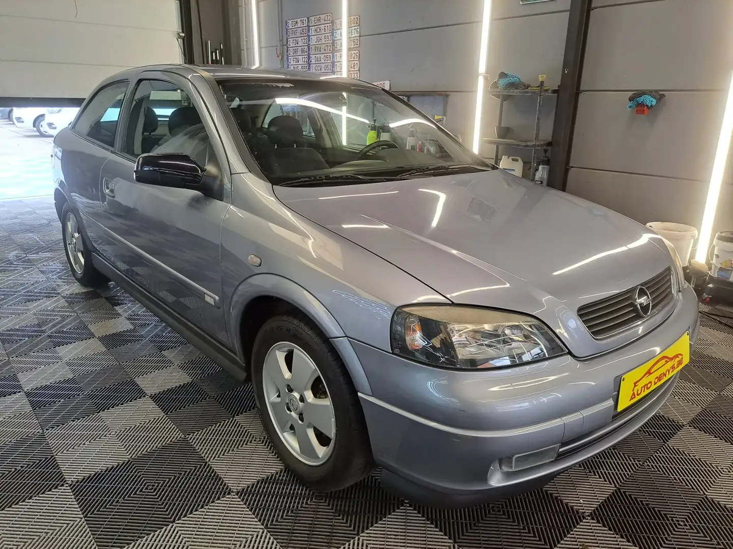 Opel Astra 1.4i benzine bj. 2004 amper 65000km Grijs - 1