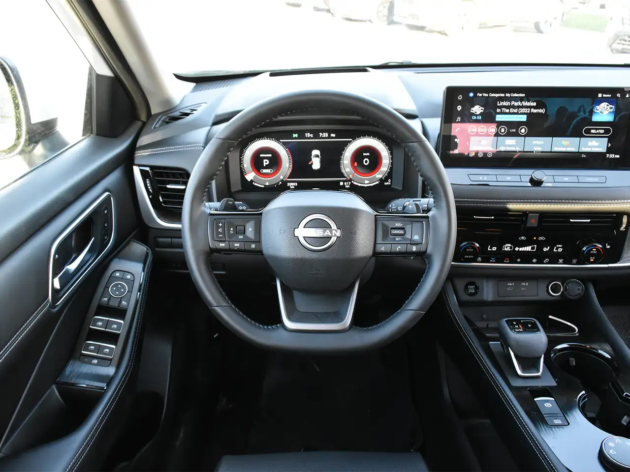 Nissan Rogue снимка Nissan Rogue
