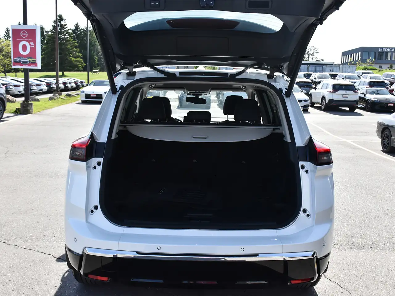 Nissan Rogue снимка Nissan Rogue