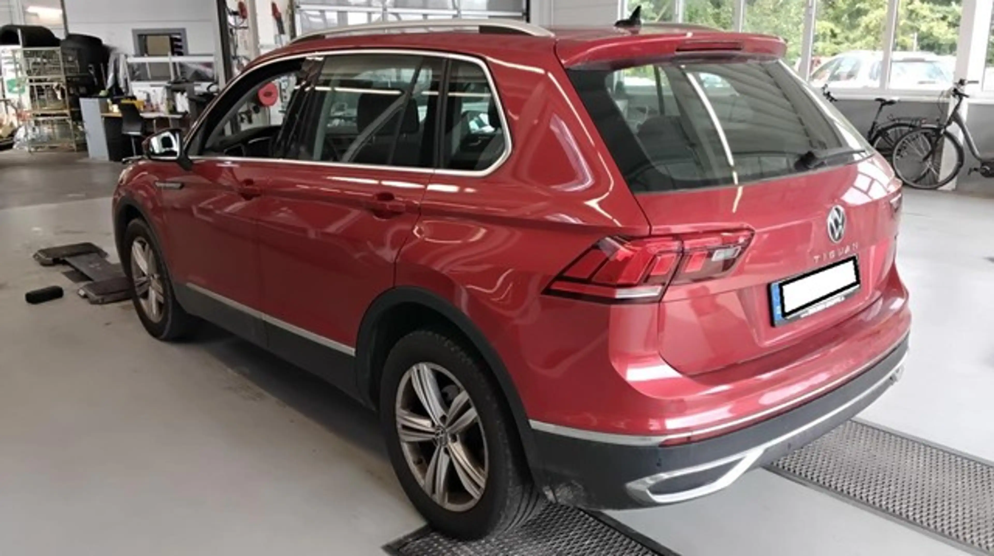 Volkswagen Tiguan 2.0TDI+DSG+4M+Elegance+ACC+Pano+AHK+AreaView+Pa... — photo 4