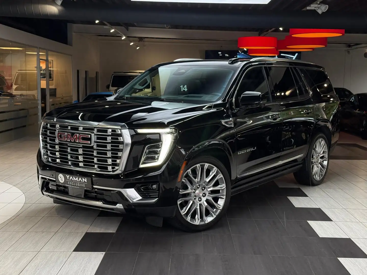 GMC Yukon Denali Pano 24" Zoll ENTERTAINMENT Schwarz - 1