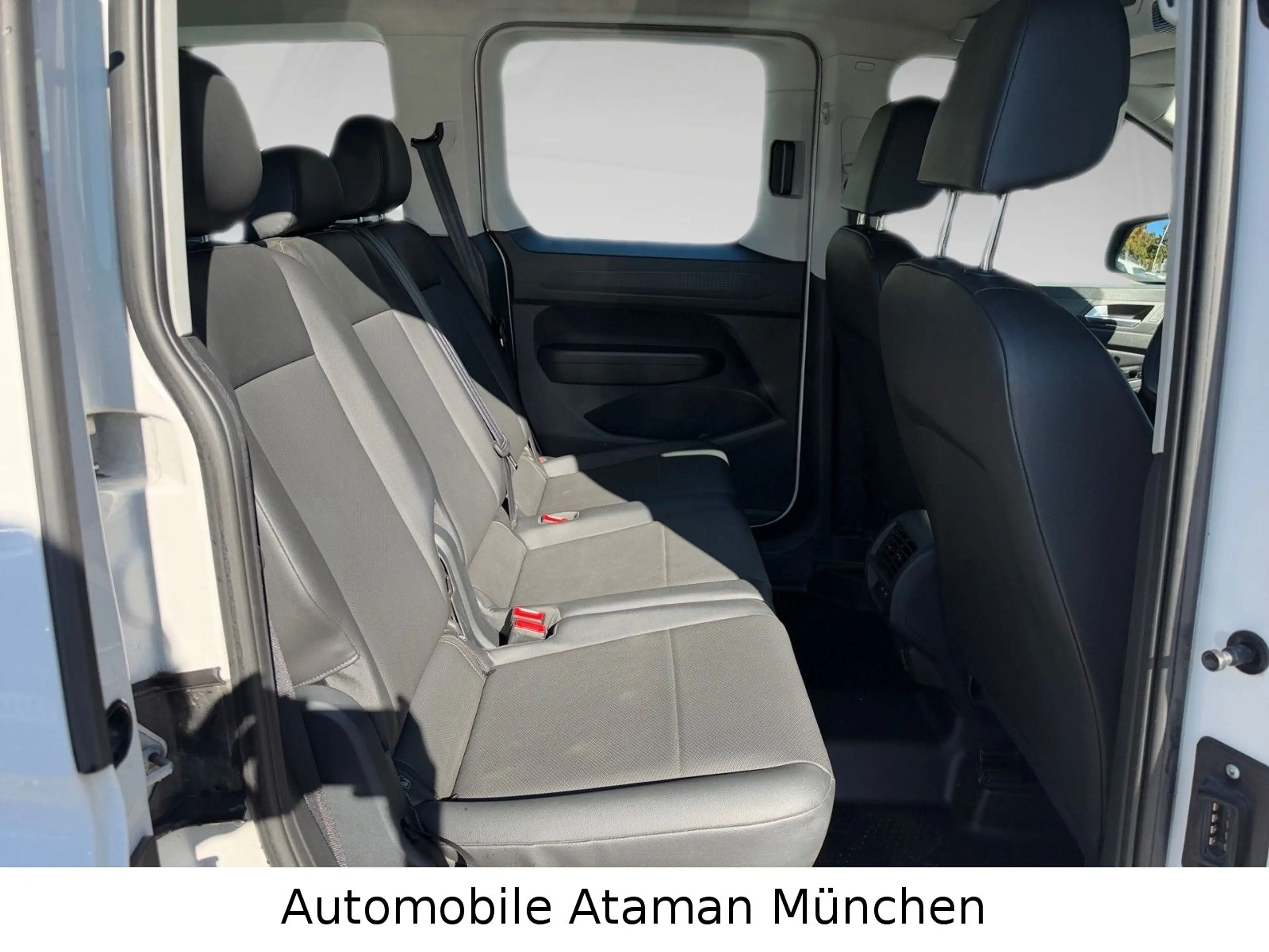 Volkswagen Caddy 2.0 TDI / Klima / 5-Sitze / Leder / Navi — photo 13